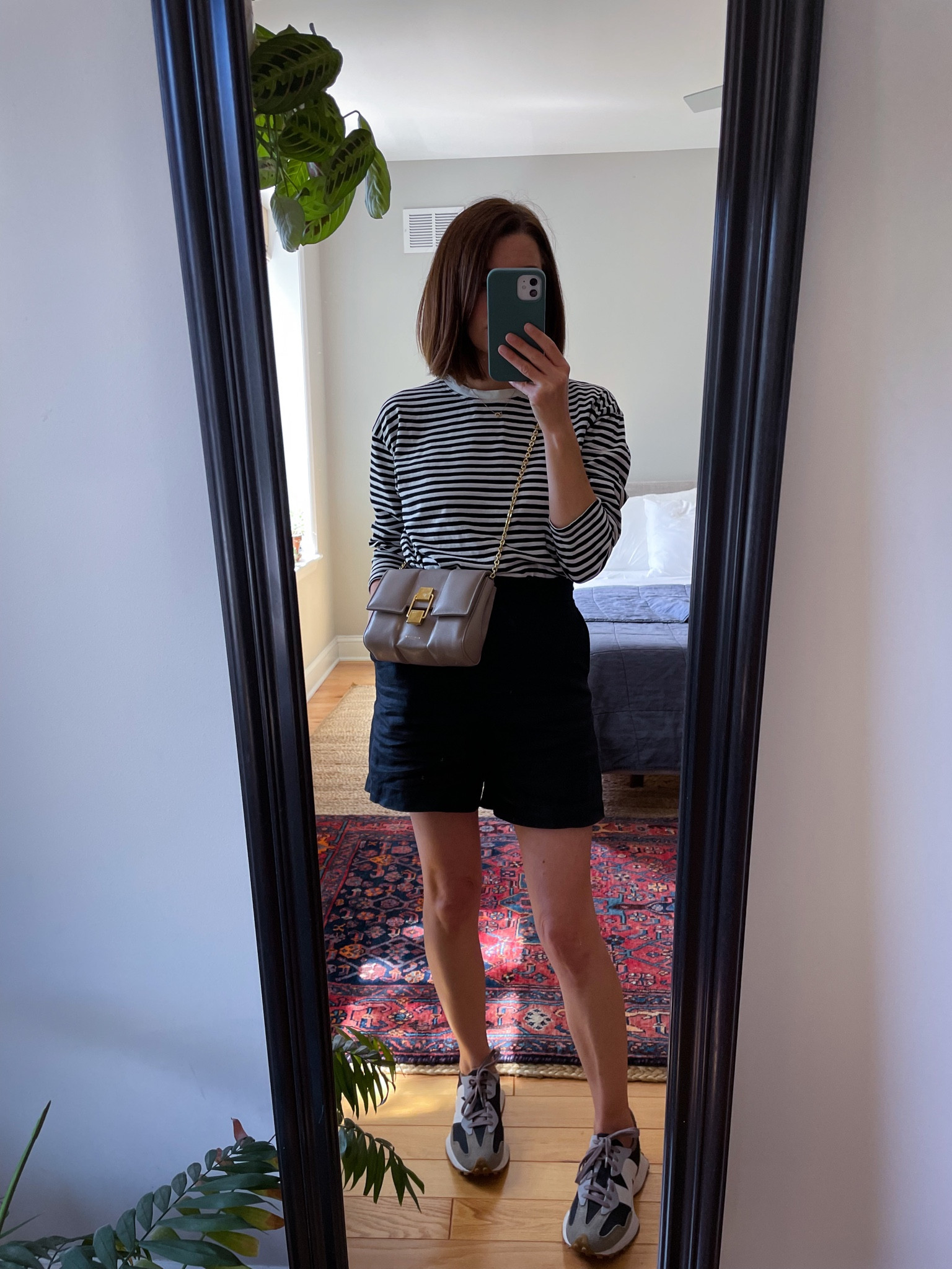 All my favorite things. 

•Mango striped top
•& Other Stories linen shorts (sz 2)
•New Balance x Figs 327 in Milan Gray
•DeMellier London ‘Mini Alexandria’ bag in taupe w/ Etsy chain

#LTKitbag #LTKSeasonal #LTKstyletip