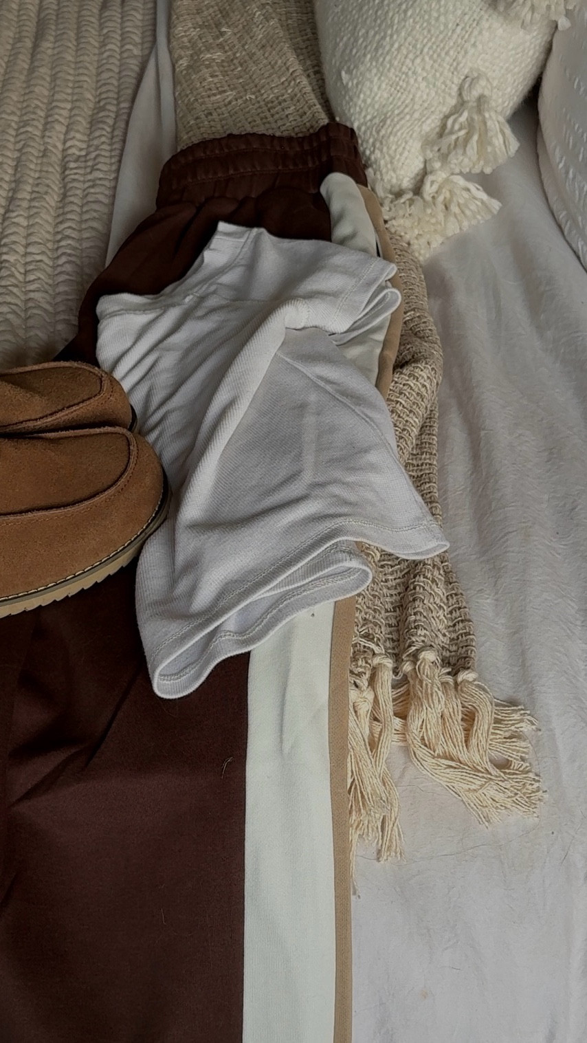 I love me a cozy fit 🤎 These sweats are super cute and surprisingly thick—so comfy and high quality! They also come in multiple colors 🤍 

#LTKgrwm #LTKootd #LTKdayinmylife