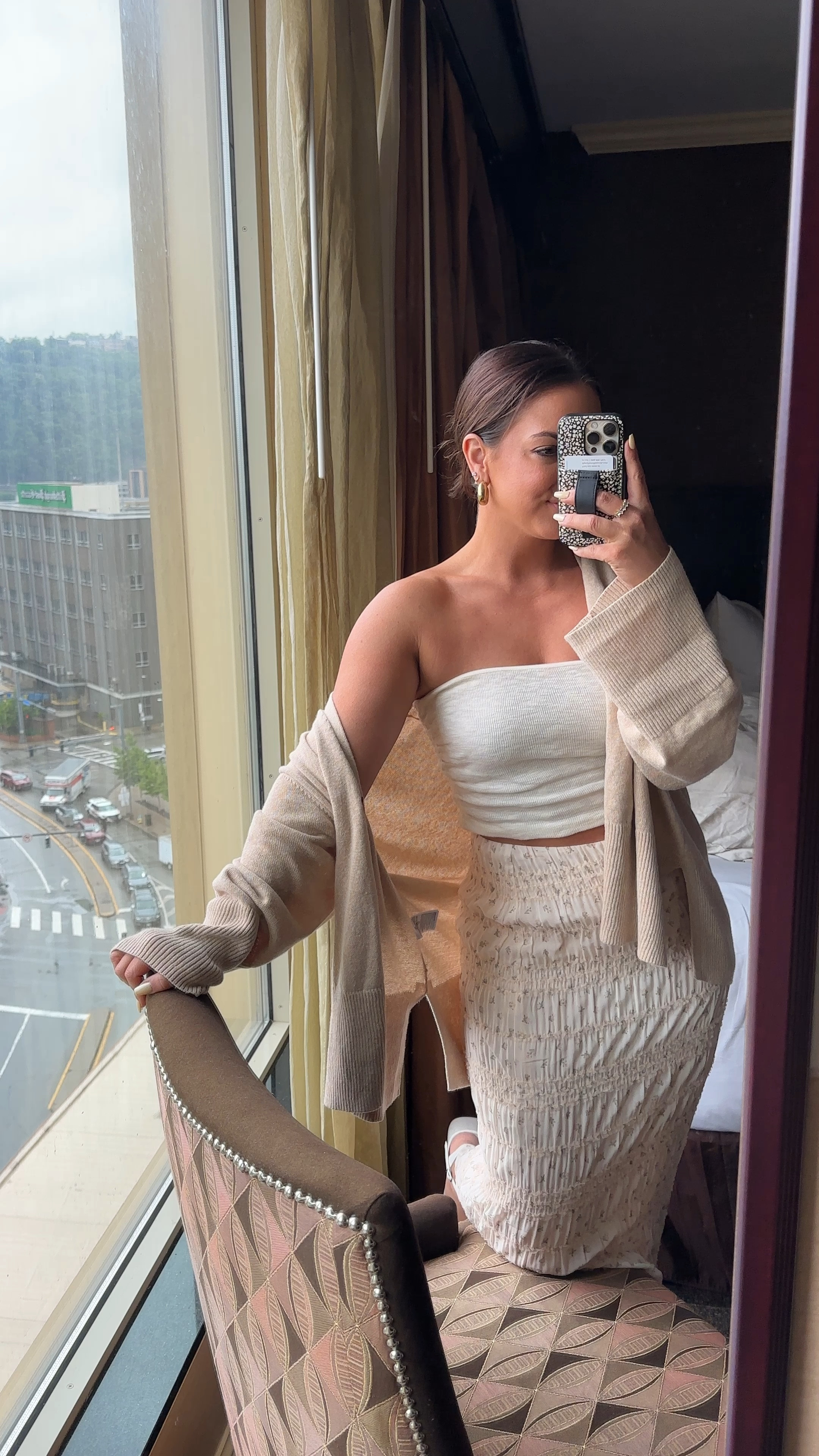 Natural summer outfit inspo

Floral midi shirt, neutral cardigan, free people strapless top

#LTKFind #LTKtravel