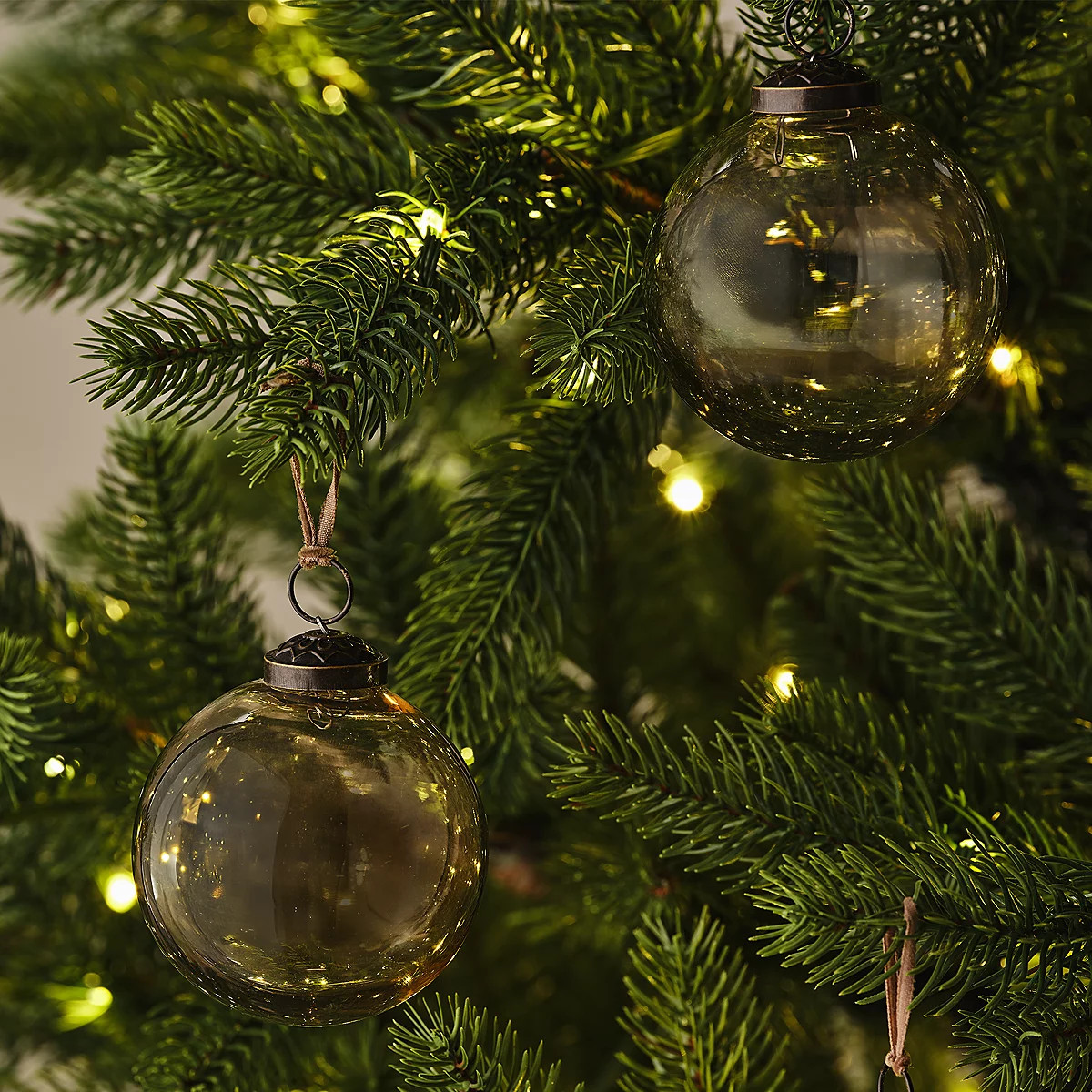 Bronze Round Bauble – 7.5cm | The White Company UK & ROW