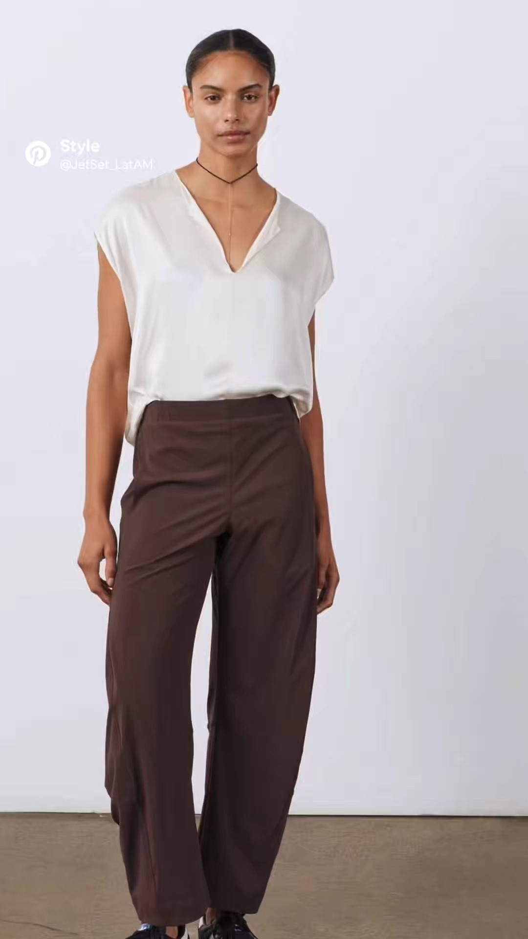 Same silhouette, new neutral—and honestly, I may love the brown even more.

The Ruti On The Loose Work Pants in brown bring that elevated, earthy tone that instantly makes an outfit feel intentional. They have the same relaxed-tailored fit, elastic waistband, and lightweight, wrinkle-resistant fabric that makes them perfect for long days, travel, and real life.

Brown is such an underrated capsule color—it pairs beautifully with creams, black, soft whites, camel, and gold accessories. These pants feel modern, polished, and comfortable without ever looking casual.

✨ Why they’re a staple:
– Elastic waist that looks tailored
– Tapered leg for a flattering, clean line
– Lightweight + breathable (ideal for travel days)
– Rich brown tone that elevates neutrals

If you’re refreshing your workwear wardrobe or building a quiet luxury capsule, this shade is a must.

🔗 Linked here with a few easy outfit pairings.

#LTKworkwear #LTKcapsule #QuietLuxuryStyle #BrownNeutrals #MinimalWardrobe #ElevatedBasics #TravelReady #LTKfinds

#LTKootd #LTKgrwm #LTKWorkwear