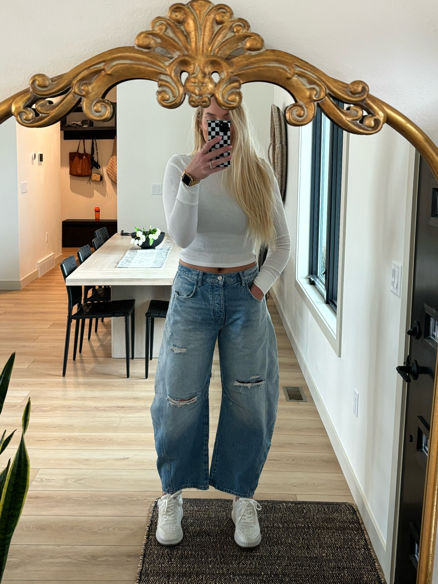 THESE FREE PEOPLE JEANS 👌🏻

trendy, different, funky, fun. when I put these on, I literally just feel so confident. 🥹 I am obsessed with the wash & minimal distressing. Oh & they are so comfortable!! 😏

wearing 28 long in jeans (shoulda bought 27), large on top, 11 in shoes

#LTKmidsize #LTKstyletip #LTKbeauty