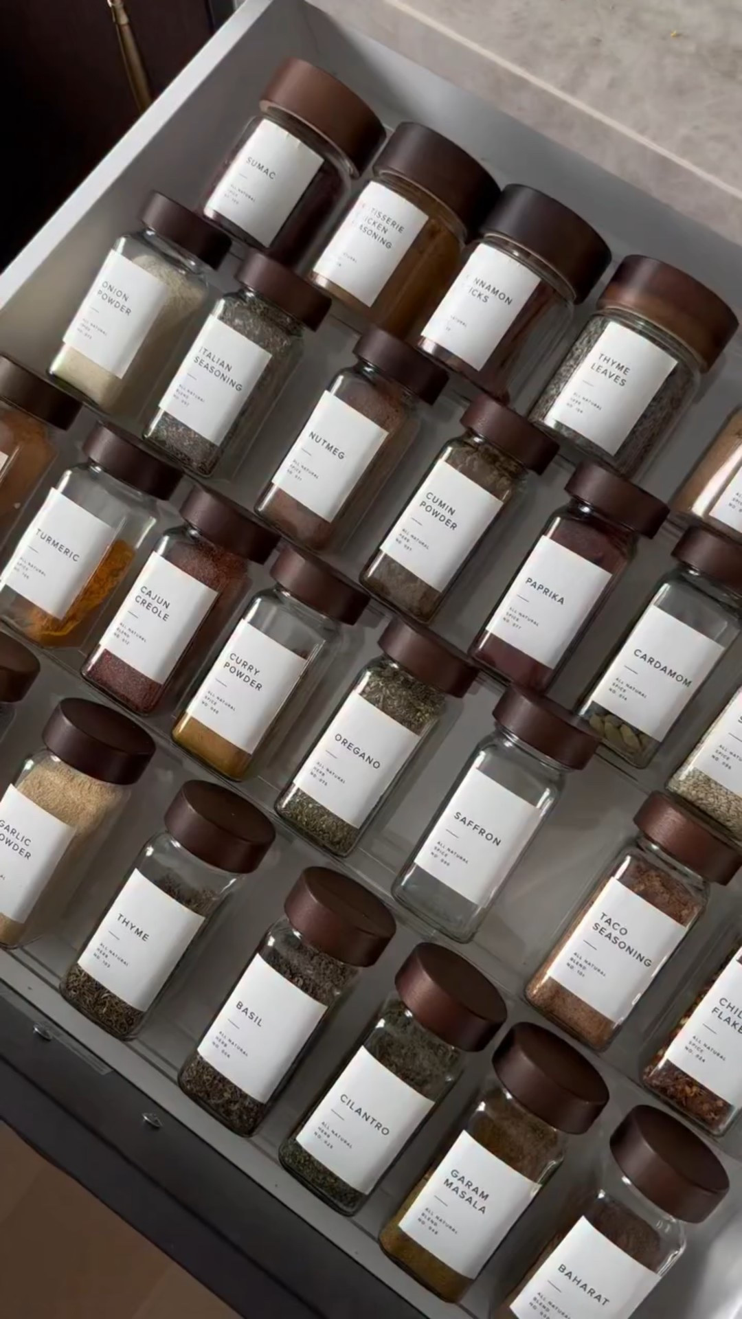 Organize my spices with me 🧂🤎🧺
part one of my kitchen organizing series - comment link & I’ll send you all these items, they can also be found in my LTK 

#kitchenorganizer #spicedrawer #homeorganization #house