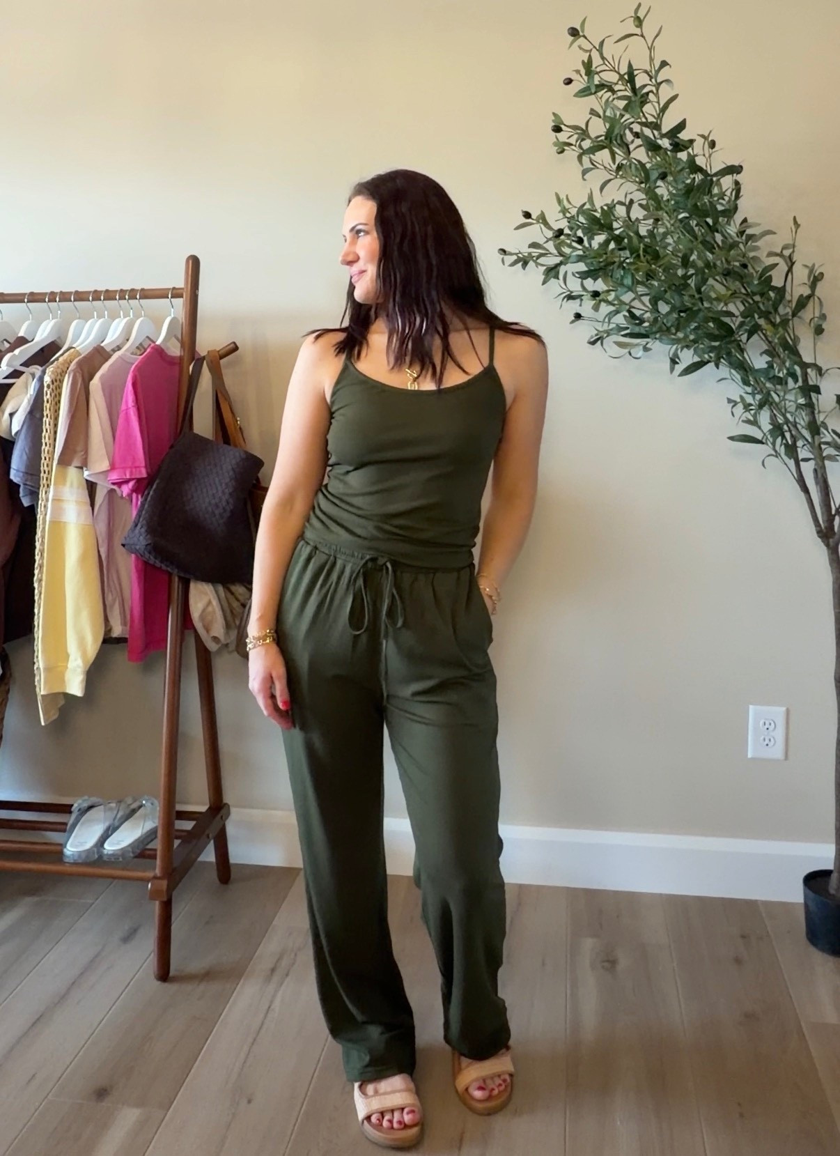 Loveee a good matching set! Comes in tons of colors - wearing a size medium in army green 

#LTKSaleAlert #LTKootd #LTKmomlife
