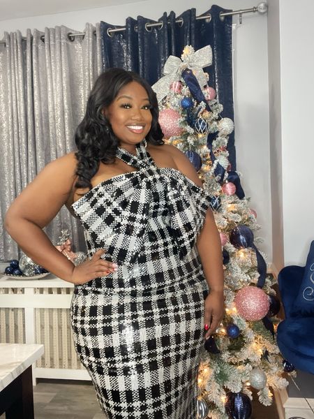 The perfect holiday dress!!
Wearing: 18
10 out of 10!! 

#LTKGiftGuide #LTKcurves