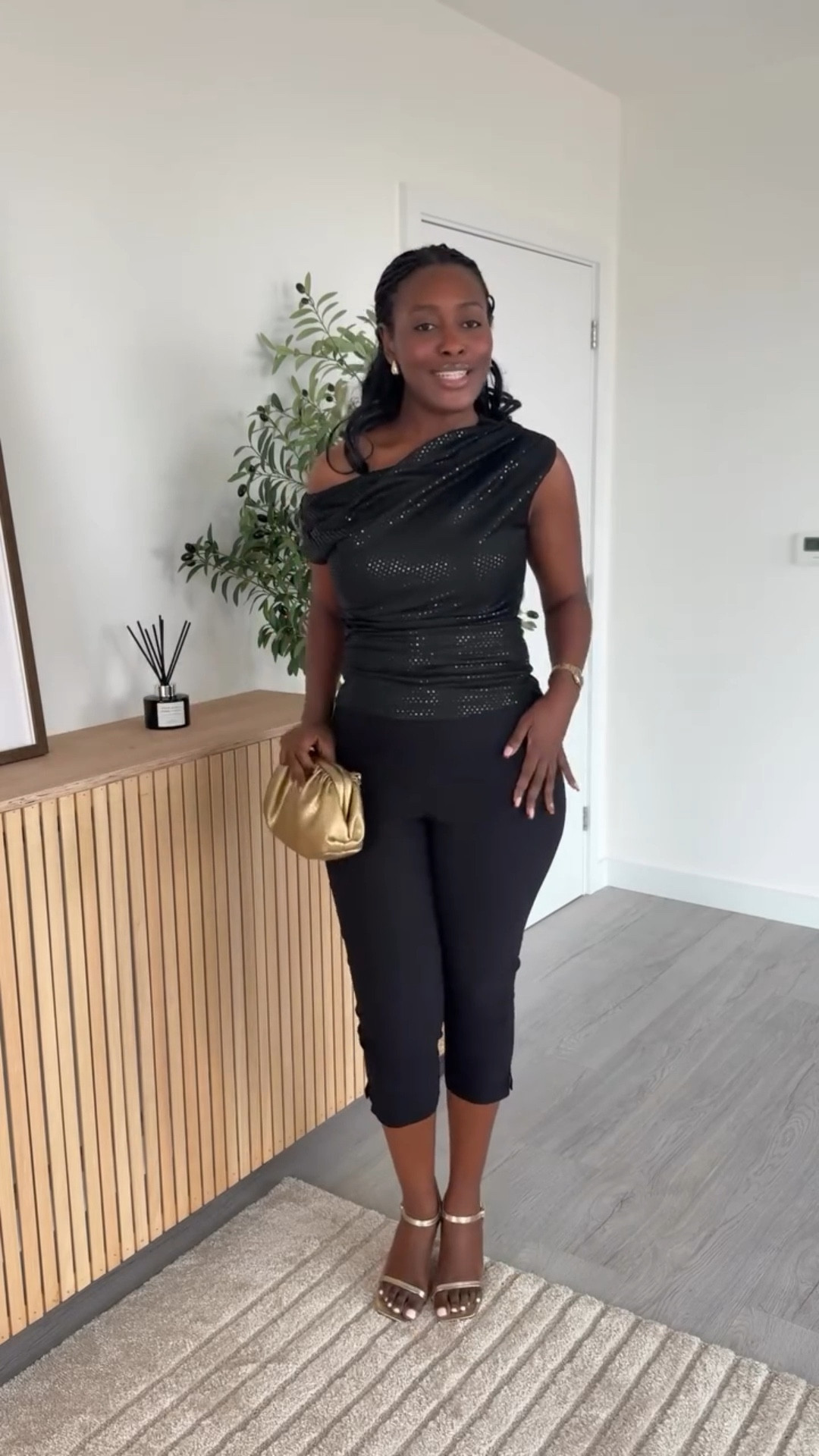 A new years outfits you probably already have in your closet. Late to the party but I’m falling in love with capris? Sequin top from @New Look Online 
#newyearsoutfit #partyoutfit #newlook #ad #newyears 
. 
.
.
.
.
.
.
.
.
.
.
.
.
.
.
outfit ideas. outfit inspo. fashion inspo. minimal style. effortless chic. everyday outfit. ootd. streetwear style. get ready with me. minimal fashion. scandinavian style. hair inspo. daily outfit. outfit ideas. luxury style. gold jewellery. gold acessories. neutral style. feminine style.
Winter fashion. Winter inspo. Winter outfits.
Elegant outfits. Work outfit inspo. 
New Year’s Eve outfit