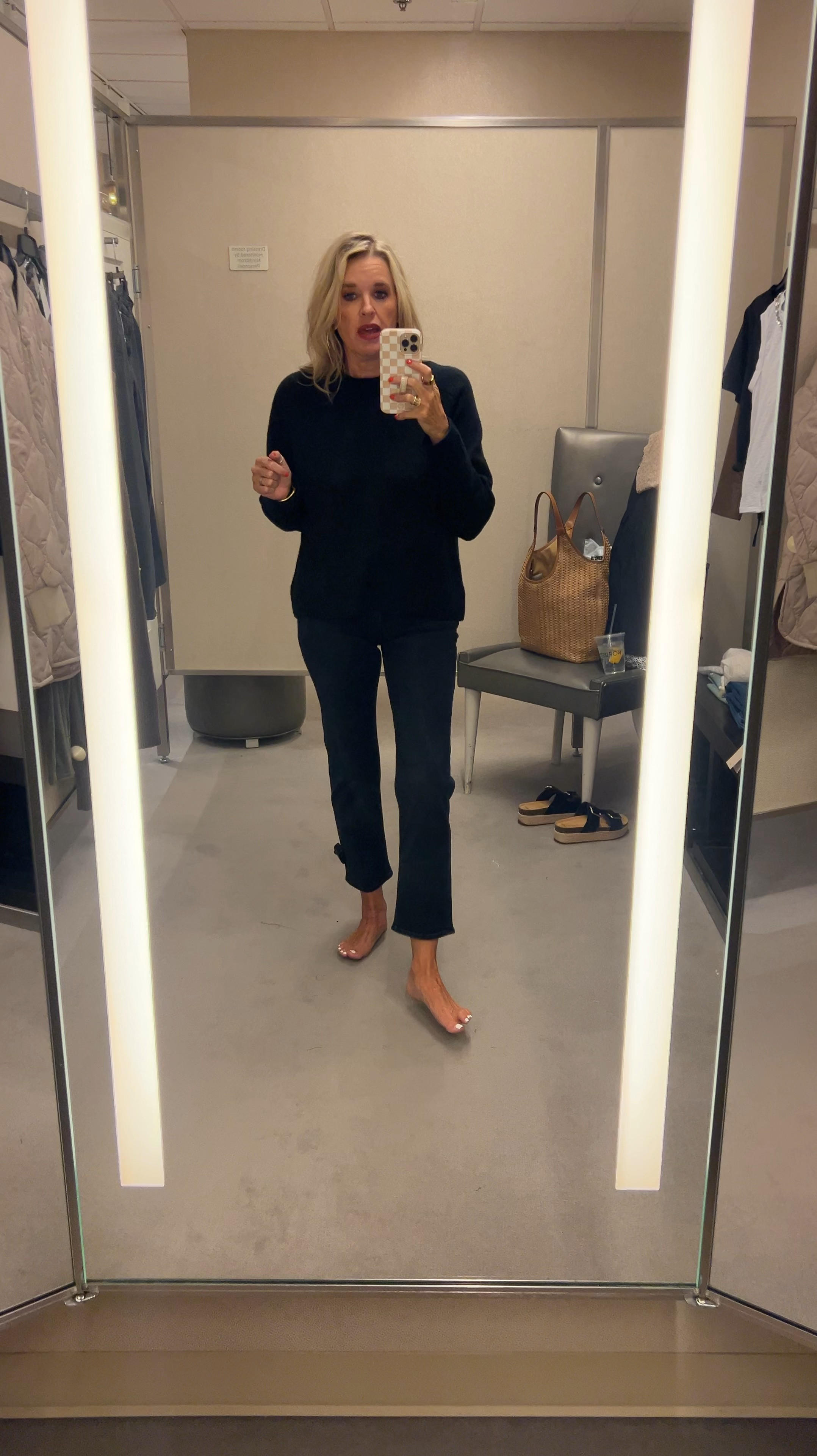 💛Nordstrom sale💛

Try-on Haul premium denim and  sweaters

Great time to get deep discounts on premium denim 

Mother’s denim I wear a size 28 and a 27 in other brands love this rider style in dark shade and the crop length great with Chelsea boots or Dr. Martins 



Treasure and bond sweater- so affordable, soft and fits so well. Fits tts 

#LTKSummerSales #LTKSaleAlert #LTKxNSale