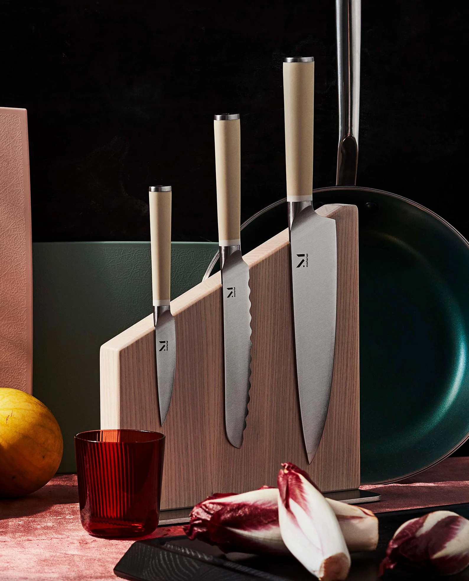 The Knives + Stand | Material