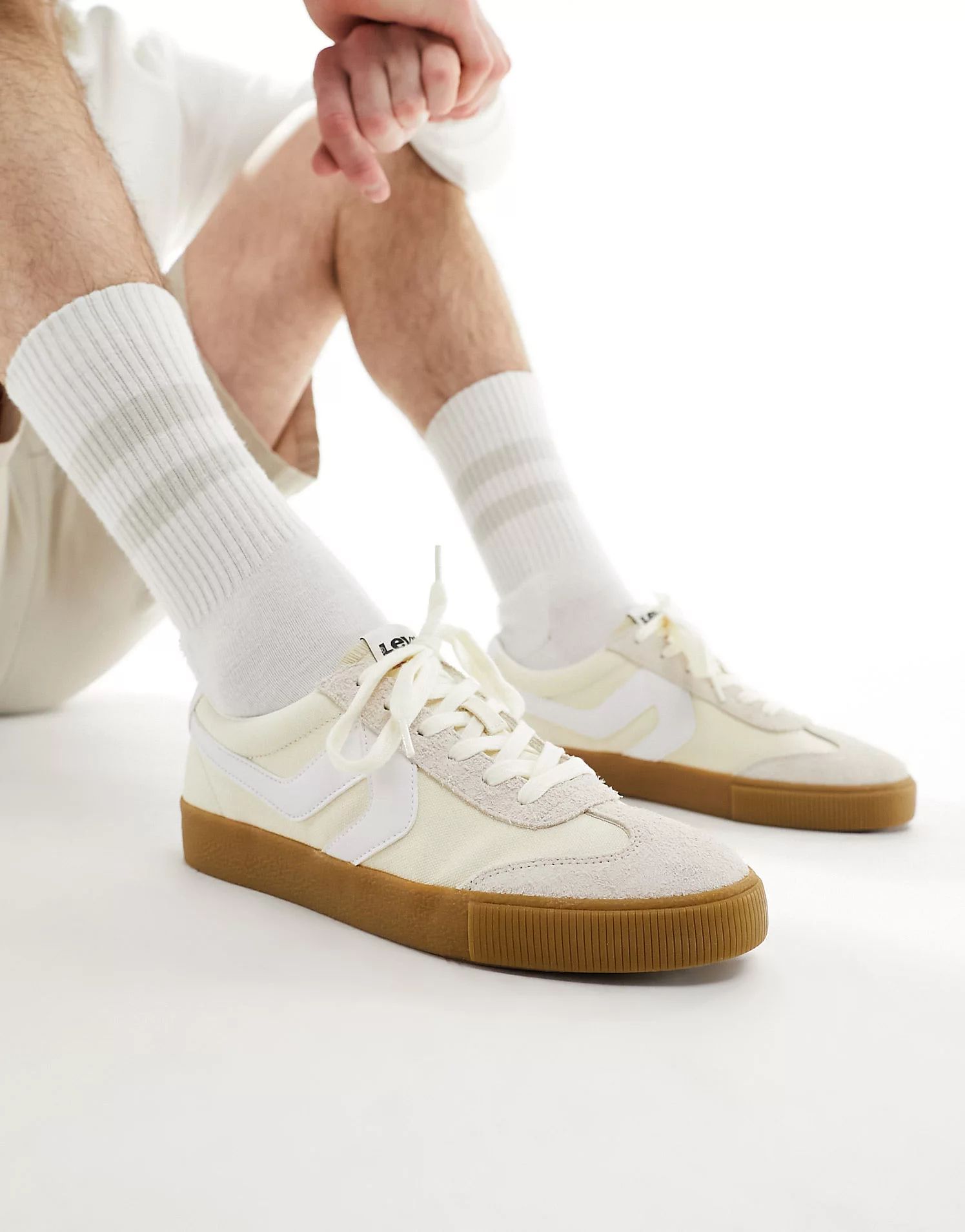 Levi's Sneak trainer  in cream suede mix with gum sole | ASOS (Global)