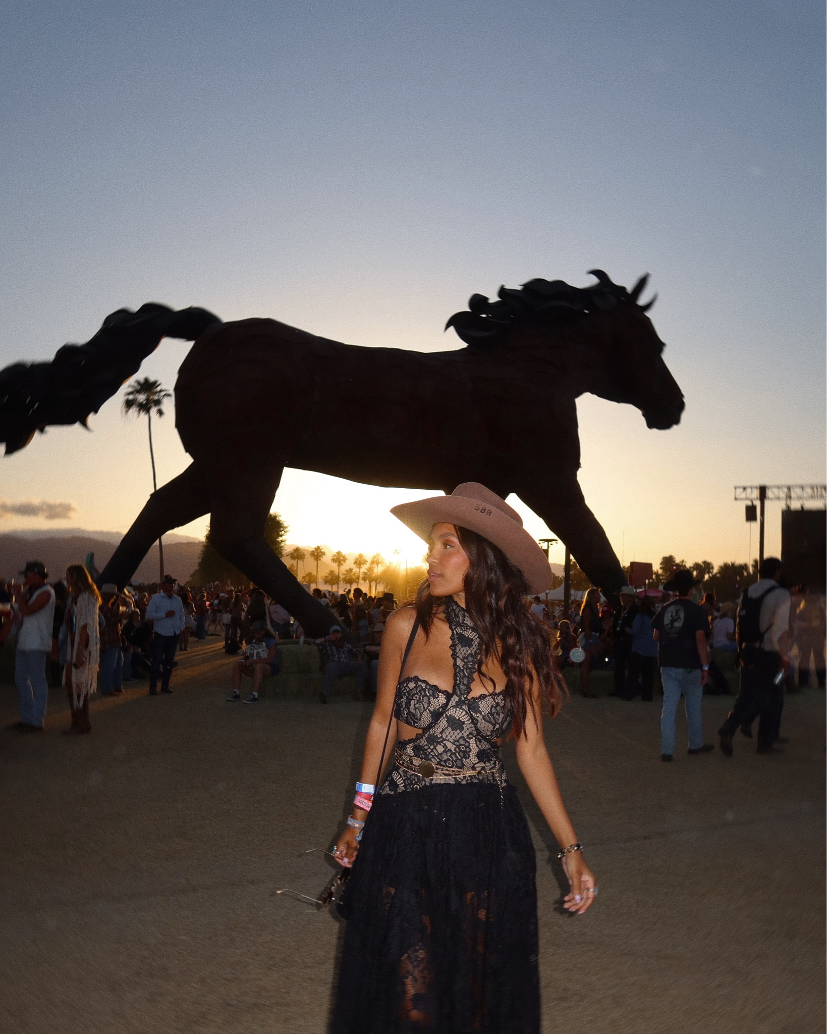 Size 26 jean 5’6 for reference! 
my exact stagecoach looks (and a few things I brought and didn’t wear) 