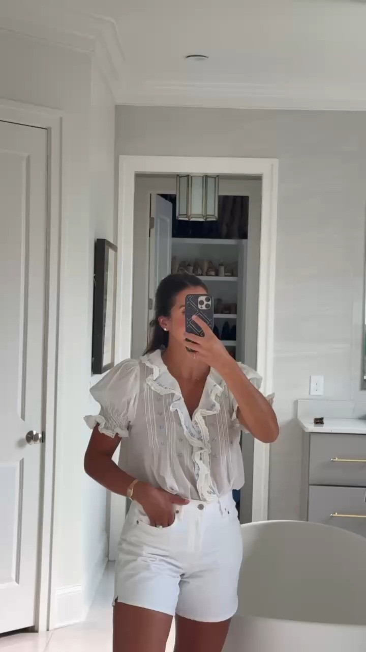Ruffles are sooo in!!

TTS: m

Doen topstuckernuck, citizens shorts, denim shorts, white denim shorts, doen tops, doen, doen clothing, summer fashion, summer outfits, grace white


#LTKootd #LTKgrwm #LTKMothersDay
