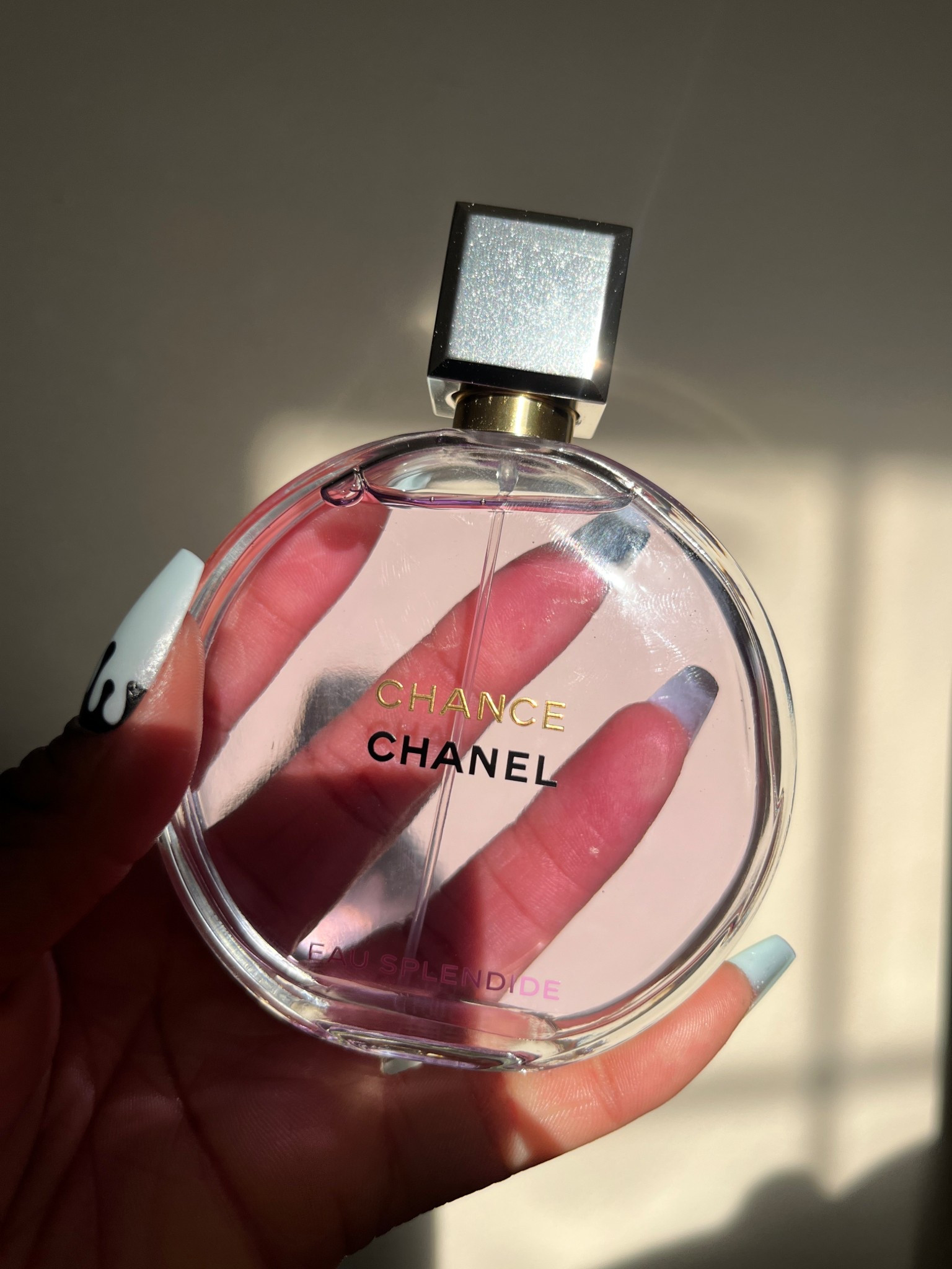 ✨ My newest scent obsession…
Chance Eau Splendide by Chanel is fresh, feminine, and feels like golden hour in a bottle. 🌸🍊

If you love light florals with a touch of citrus and elegance, this one’s for you. 

#LTKBeauty #ChanelChance #FragranceFavorites #ChanceEauSplendide #LuxuryFragrance #PerfumeLover #ScentOfTheDay #FragranceAddict #ChanelBeauty #BeautyObsessed #FragranceCollection #PerfumeOfTheDay #FragranceReview #ChanelPerfume


#LTKBeauty