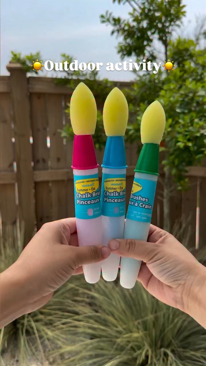 Comment “PAINT” and I’ll send you a 🔗☀️

Fun activity to do with your little one this summer ✨ these brushes come in a pack and have the crushed up calk in them. Just add water 😊

#summeractivities #screenfree #momfind