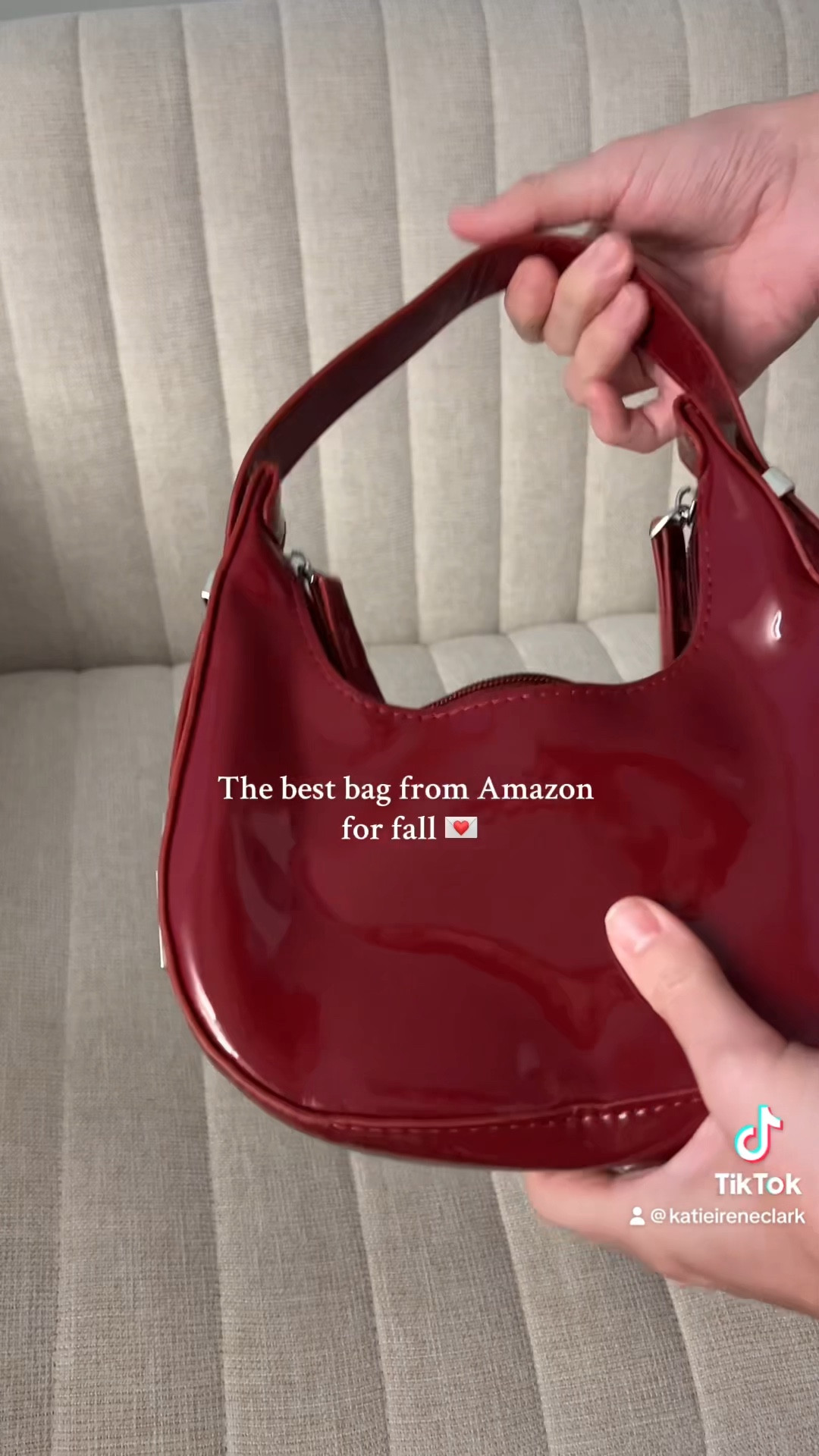 a pop of red for fall! #redpurse #amazonfinds #shoulderbag 

#LTKitbag #LTKHoliday #LTKSeasonal