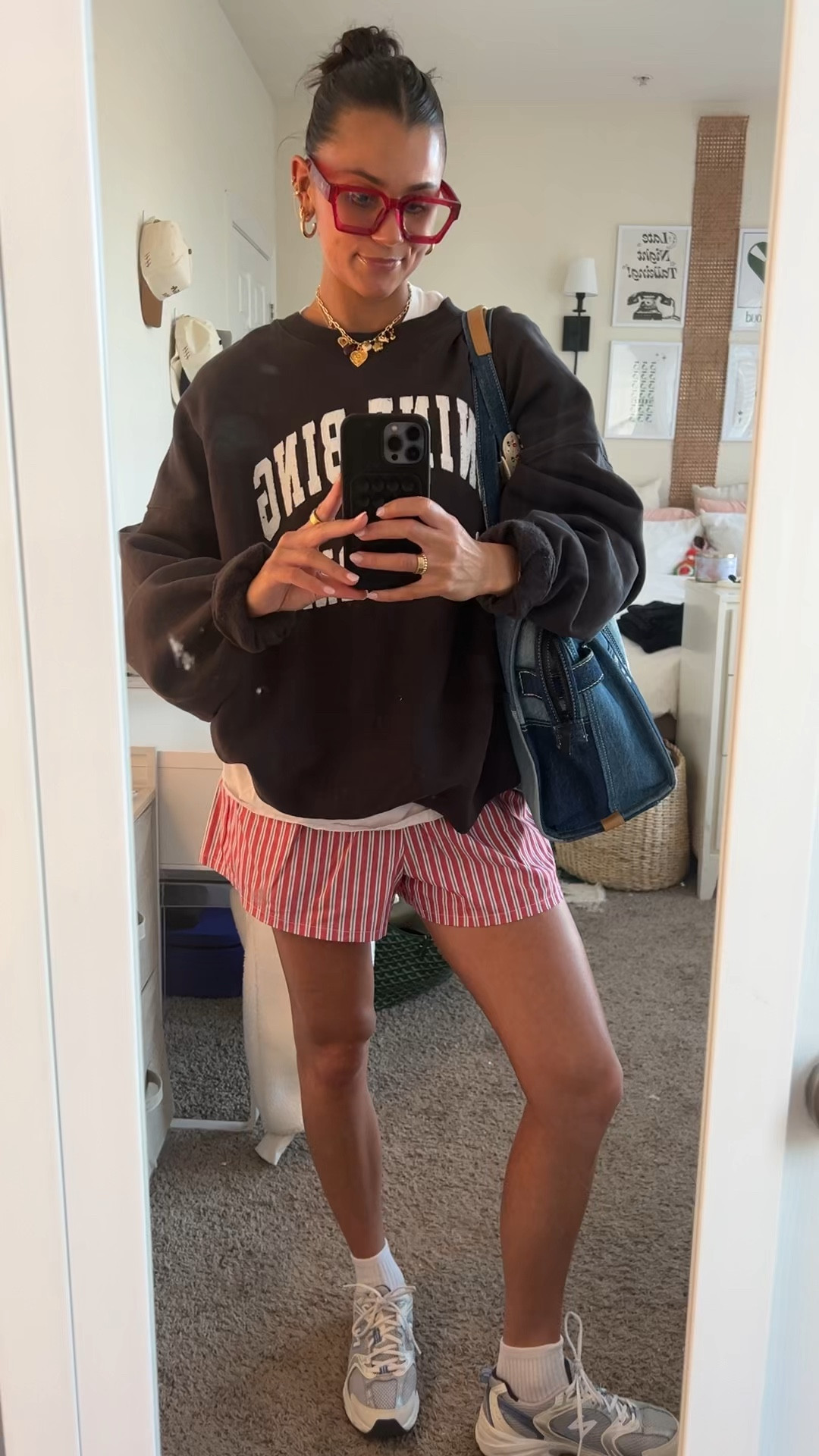 Wearing size xs in shorts, run oversized! 