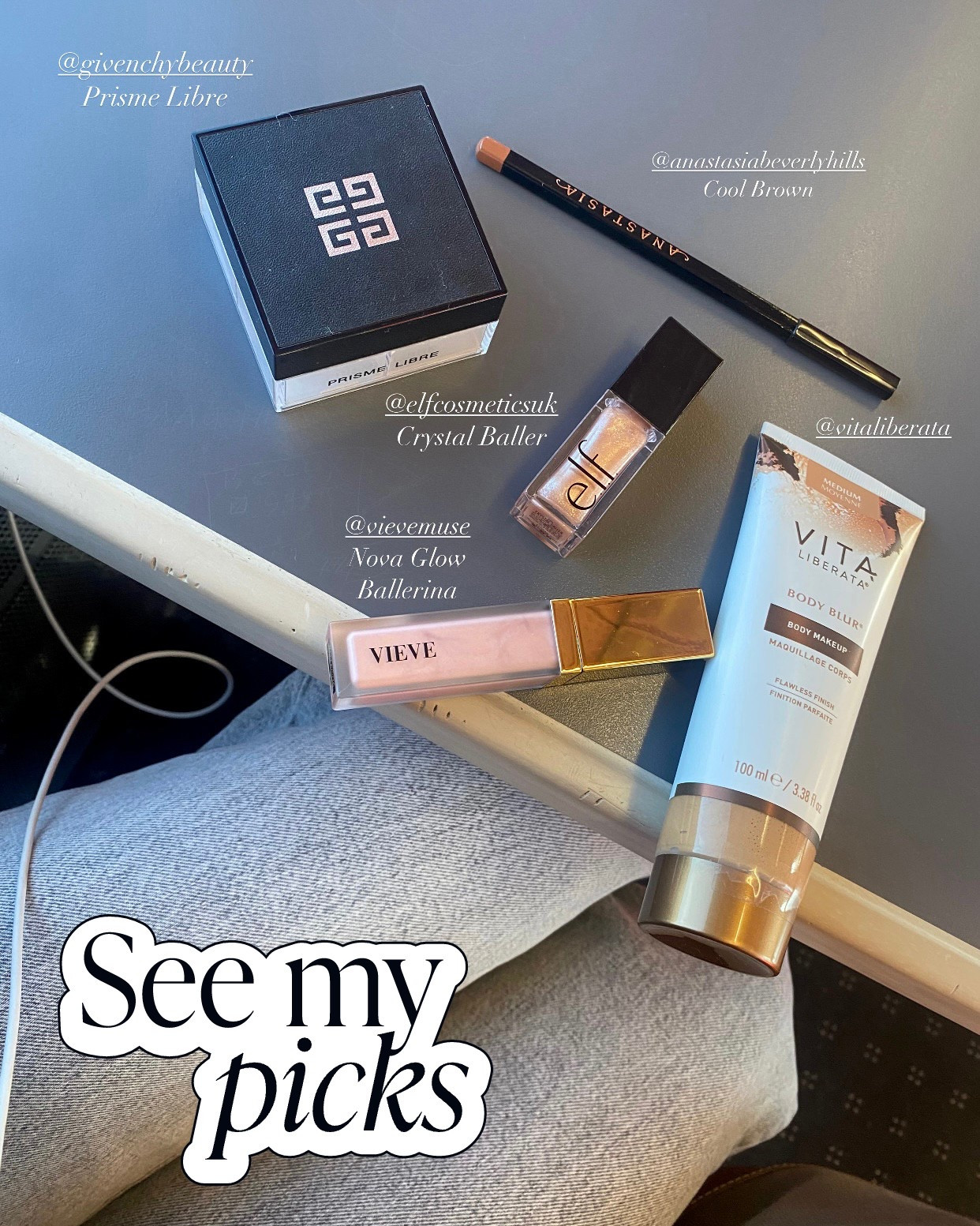 What’s in my makeup bag 🎀📸

#whatsinmymakeupbag #makeupbagessentials #makeup #beauty #skincare #luxurymakeup #giftsforher #giftideas #bodymakeup #weddingmakeup #prommakeup #prom #graduationmakeup 

#LTKFashionMonth #LTKbeauty #LTKgiftguide