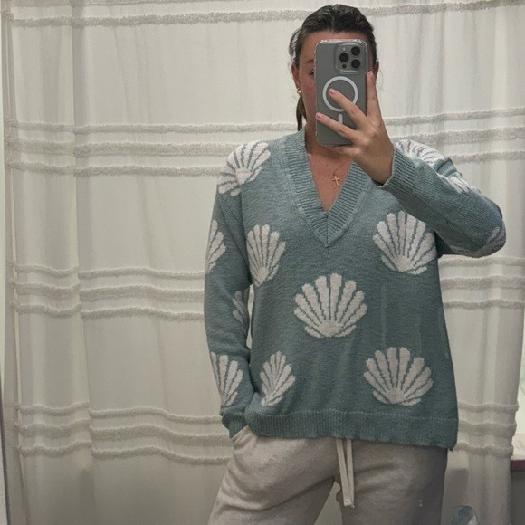 seashell sweater | Poshmark