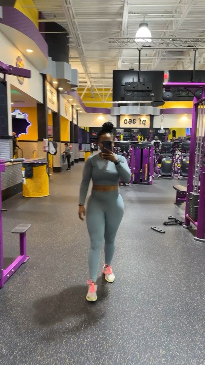 I love this set! The material is stretchy, soft, and thick.

#competition #ltkcompetition #ltkfind 

#LTKfit #LTKFind #LTKcurves