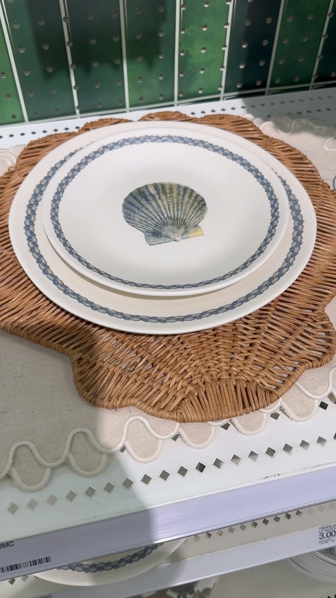 Coastal themed tabletop decor, melamine dinnerware, patio home entertaining