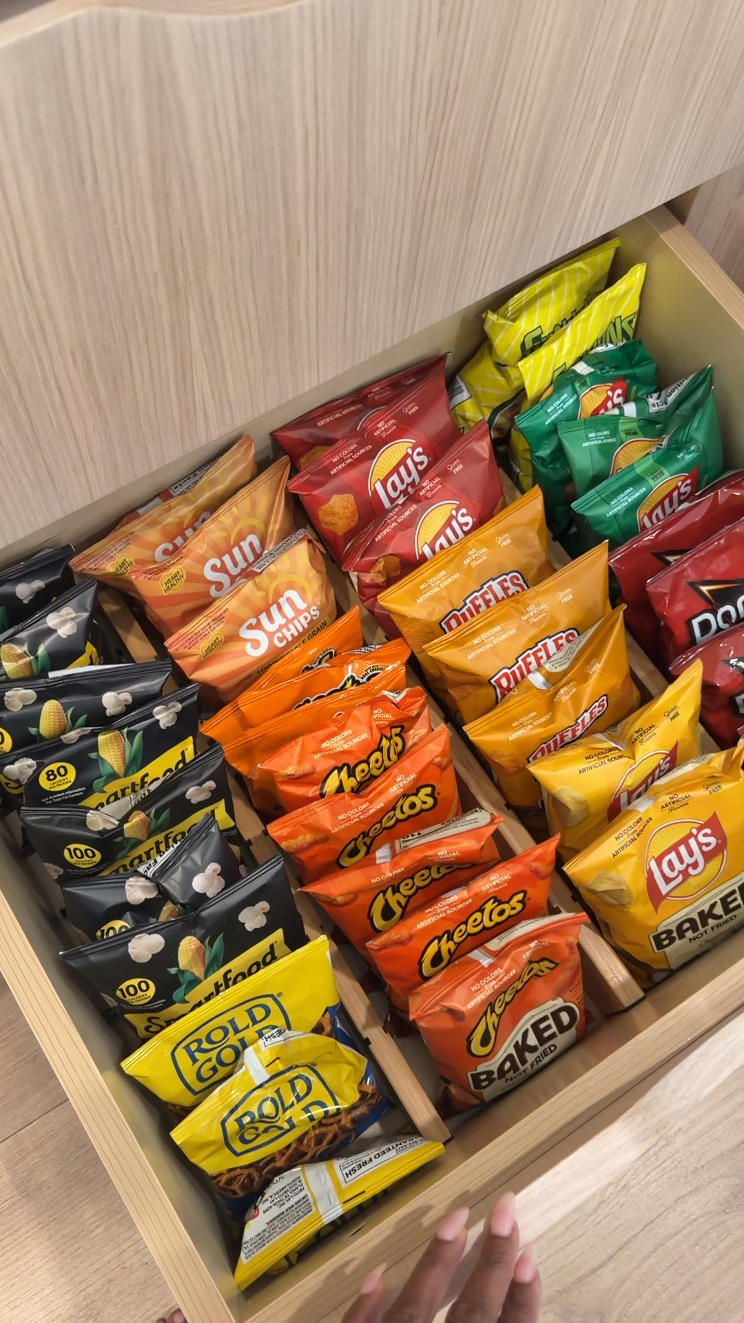 Scroll to shop! ✨ My favorite snacks. Everything is linked below.👇🏾

Desliza para comprar. ✨ Mis snacks favoritos.

📲 Download the free LTK app & follow me @kirasfashionfinds to shop all my daily finds.

#LTKfoodie #LTKmomlife #LTKHome