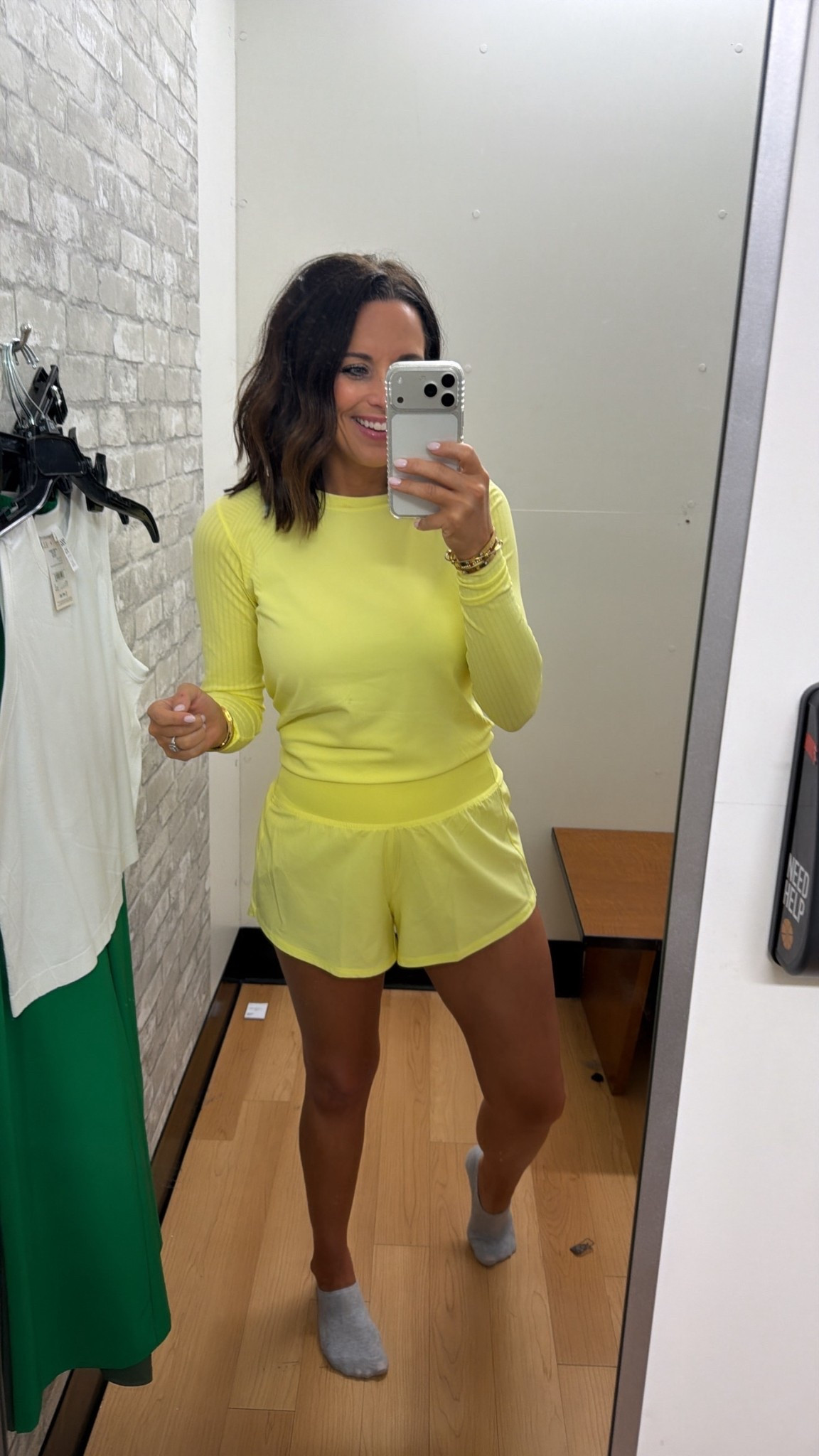 y’all this set is too easy and too cute 💛
perfect for running errands, walking, or just a comfy day… wearing a small in both
#athleisurelook #springoutfitideas #sportycasual #matching set #ltkseasonal


#LTKPetite