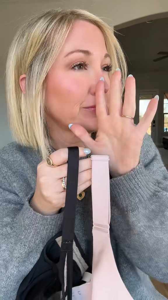 The best non-underwire, smoothing and minimizing bra! If you have a larger chest like me those tiny little straps on bras do absolutely nothing. These bras have thicker straps a thicker band and hold everything in place bonus they even look great under Tshirts🙌🏻

#LTKFindsUnder50 #LTKOver40 #LTKMidsize