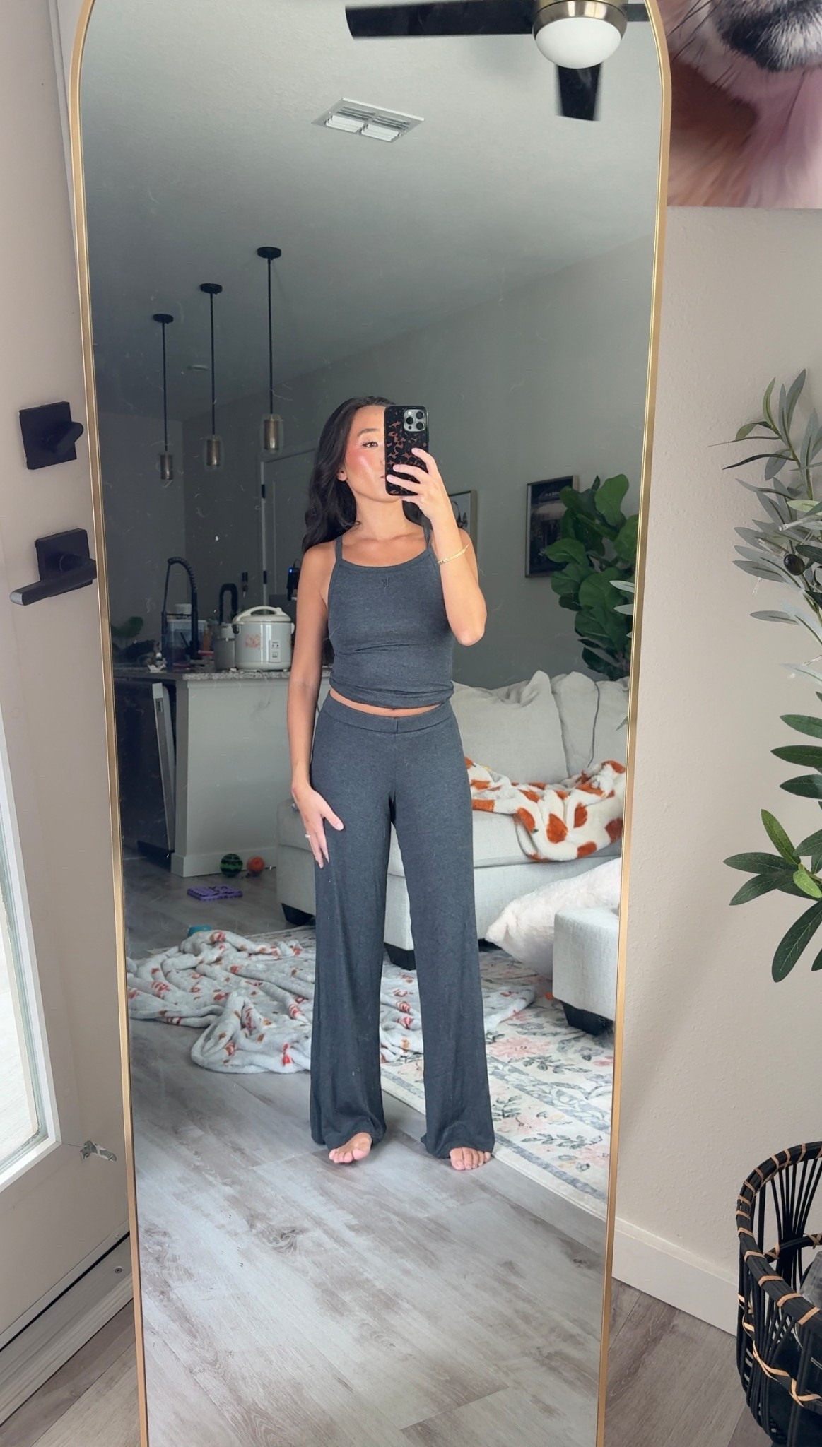 Calling all my homebodies! Get yourself the most comfortable pajamas set from Victoria’s Secret. 

Ribbed Modal Cami & Pant Set 
Color: Heather Charcoal 
Size: XS Short 

Comfy outfits, matching set, petite fashion, petite 

#LTKPetite