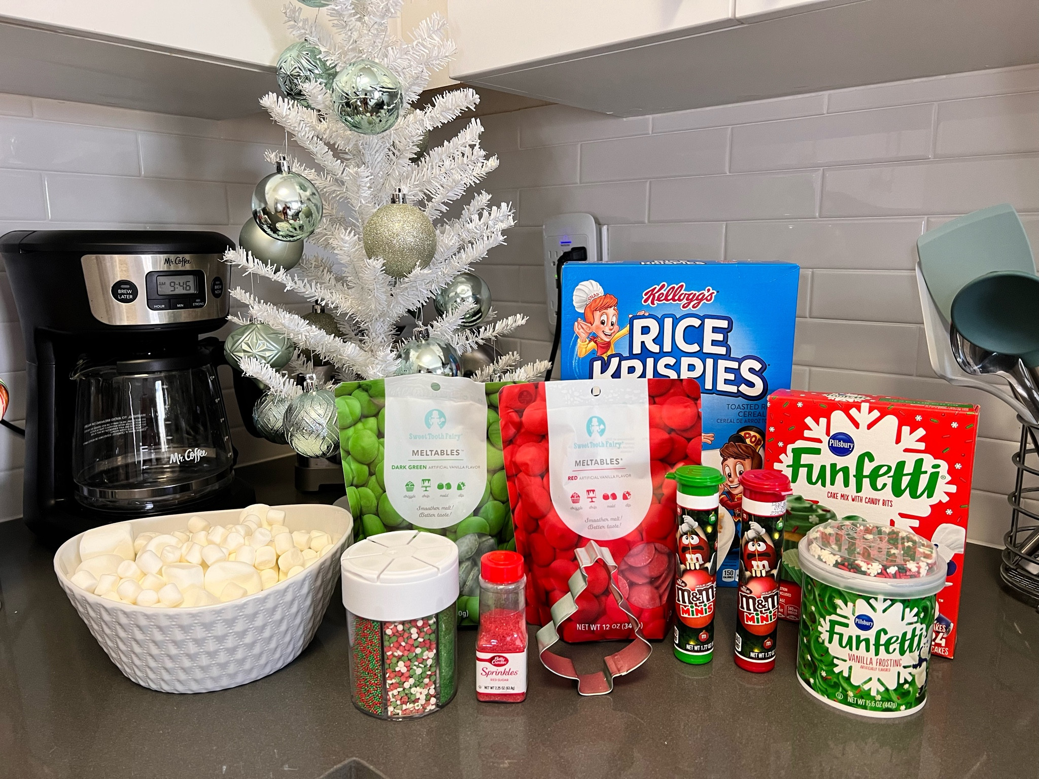 Christmas Treats 

#LTKHoliday #LTKhome #LTKSeasonal