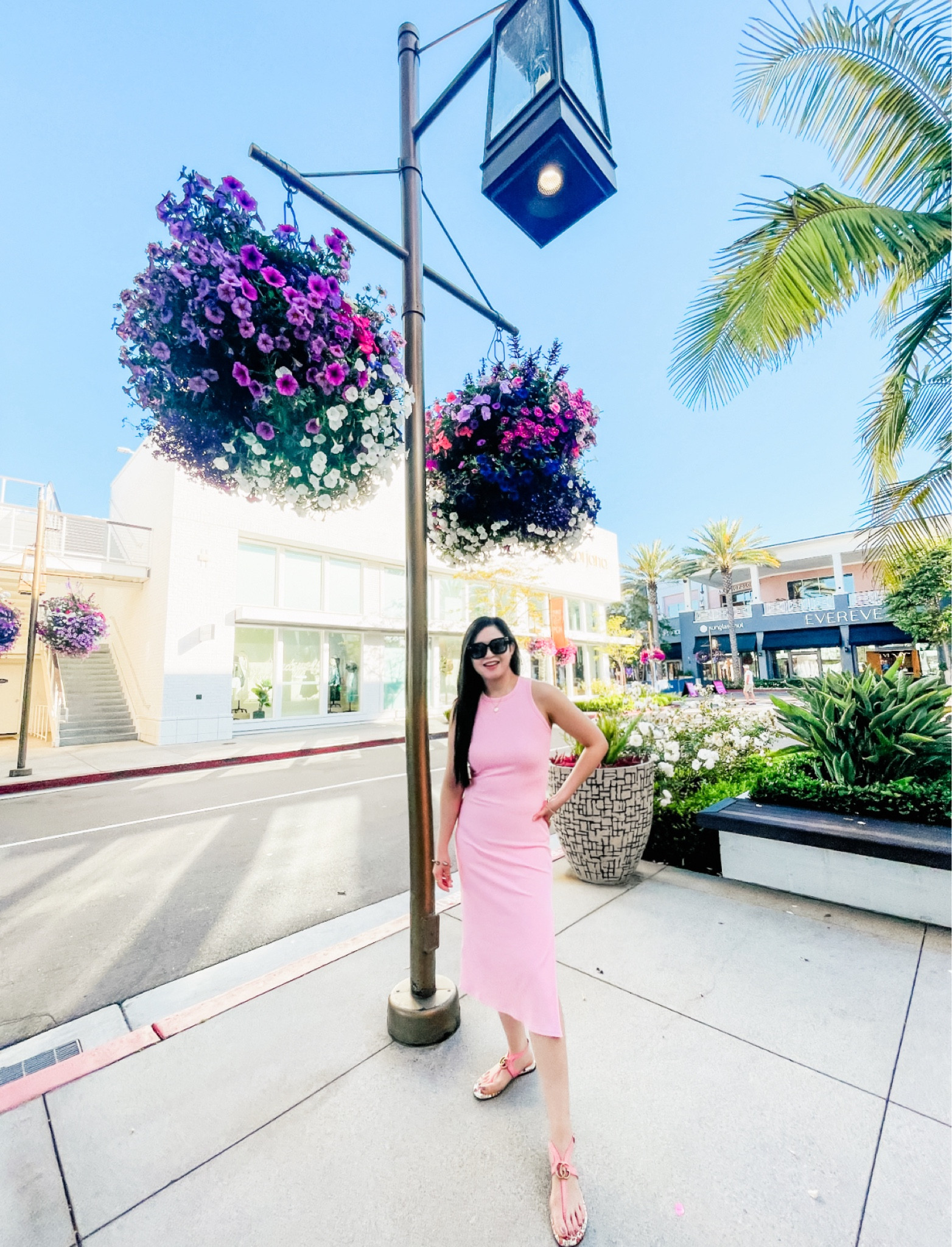 The cutest pink ribbed dress is here!💕💕☺️Not too short and flattering, it’s perfect for all your outdoor spring/summer events! Bump-friendly too! Best of all it’s on sale! Wearing a size S.😉💕🌸🌸









#saledresses #pinkdress #ltkstyletip #ltktravel #ribbeddress #mididress #anthropologie #beachriot #ltkU #ltkover40 #springdress #summerdress

#LTKSeasonal #LTKfindsunder100 #LTKsalealert