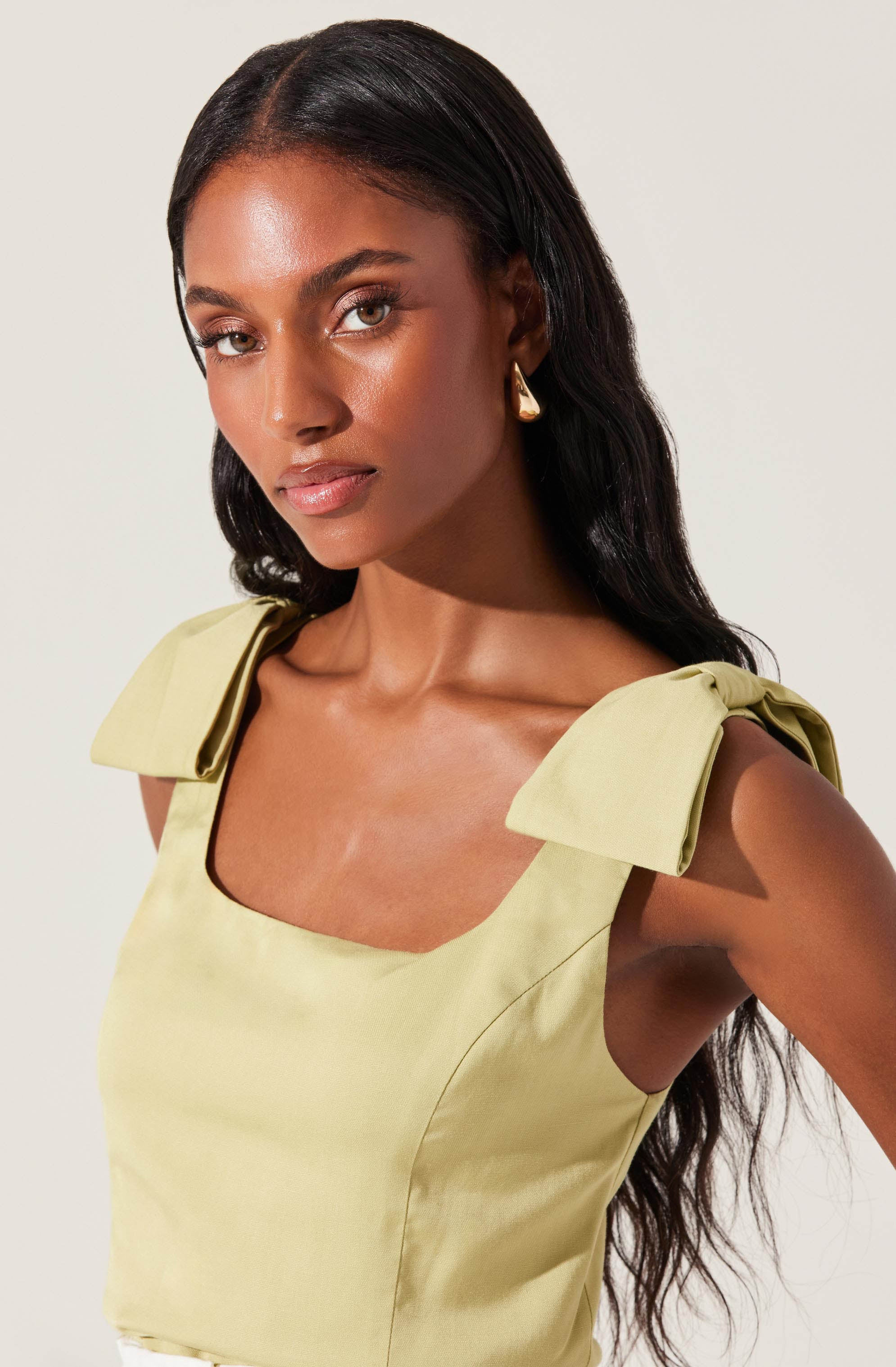 Jessica Bow Detail Sleeveless Top - Matcha / L | ASTR The Label (US)