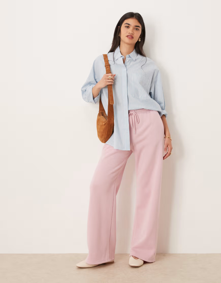 Abercrombie & Fitch essential wide leg fleece sweatpants in pink | ASOS (Global)
