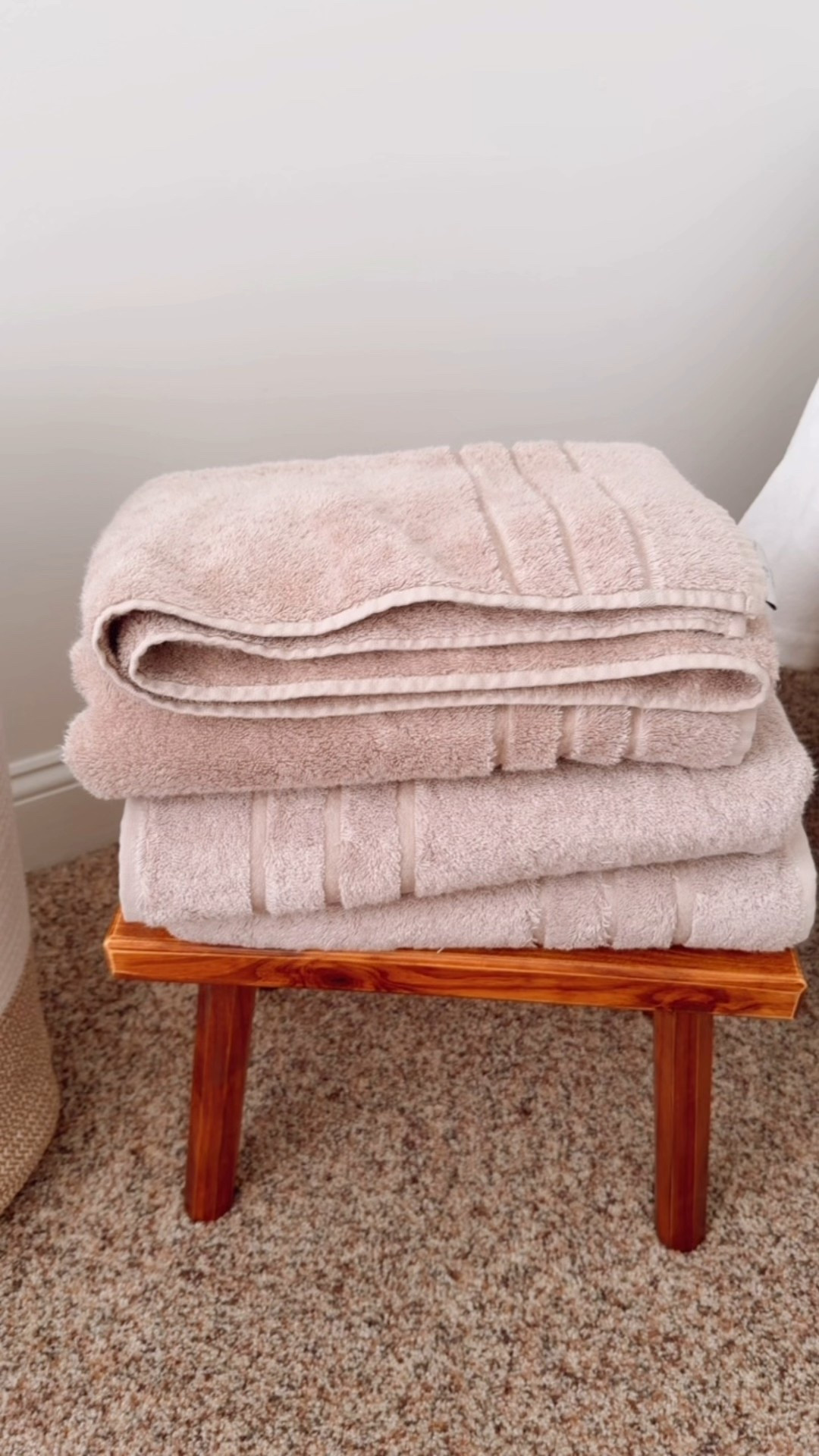 Living in cozies during these super cold months. This robe is the best I’ve ever had! Use code DEBRA35 for a discount! #cariloha #livecariloha @cariloha #ad