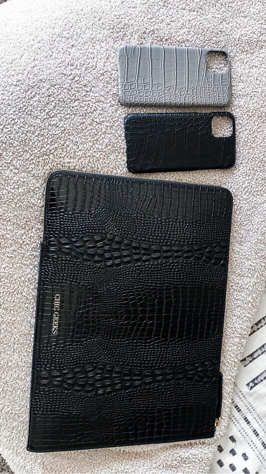 The cutest cases and laptop sleeve🖤 Great quality and super chic. #chicgeeks #ad

#LTKSeasonal #LTKGiftGuide #LTKHoliday