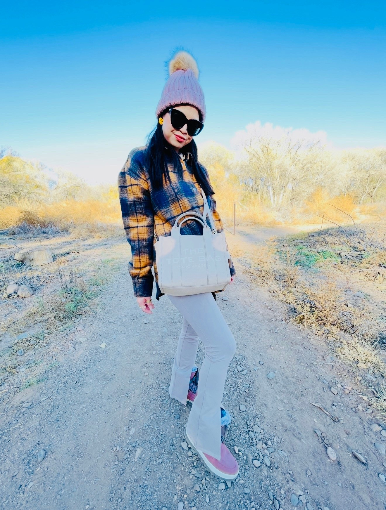 You can never go wrong with plaid in the fall☺️🍁Last season’s was def a good one, linked similar styles that are actually on sale on Amazon! This is a casual look for travel and everyday errands😍









#ltkstyletip #ltkfallstyle #ltkactive #ltkfallstyle #plaidtop #flanneltop #ltkcyberweek 

#LTKSeasonal #LTKSaleAlert #LTKTravel