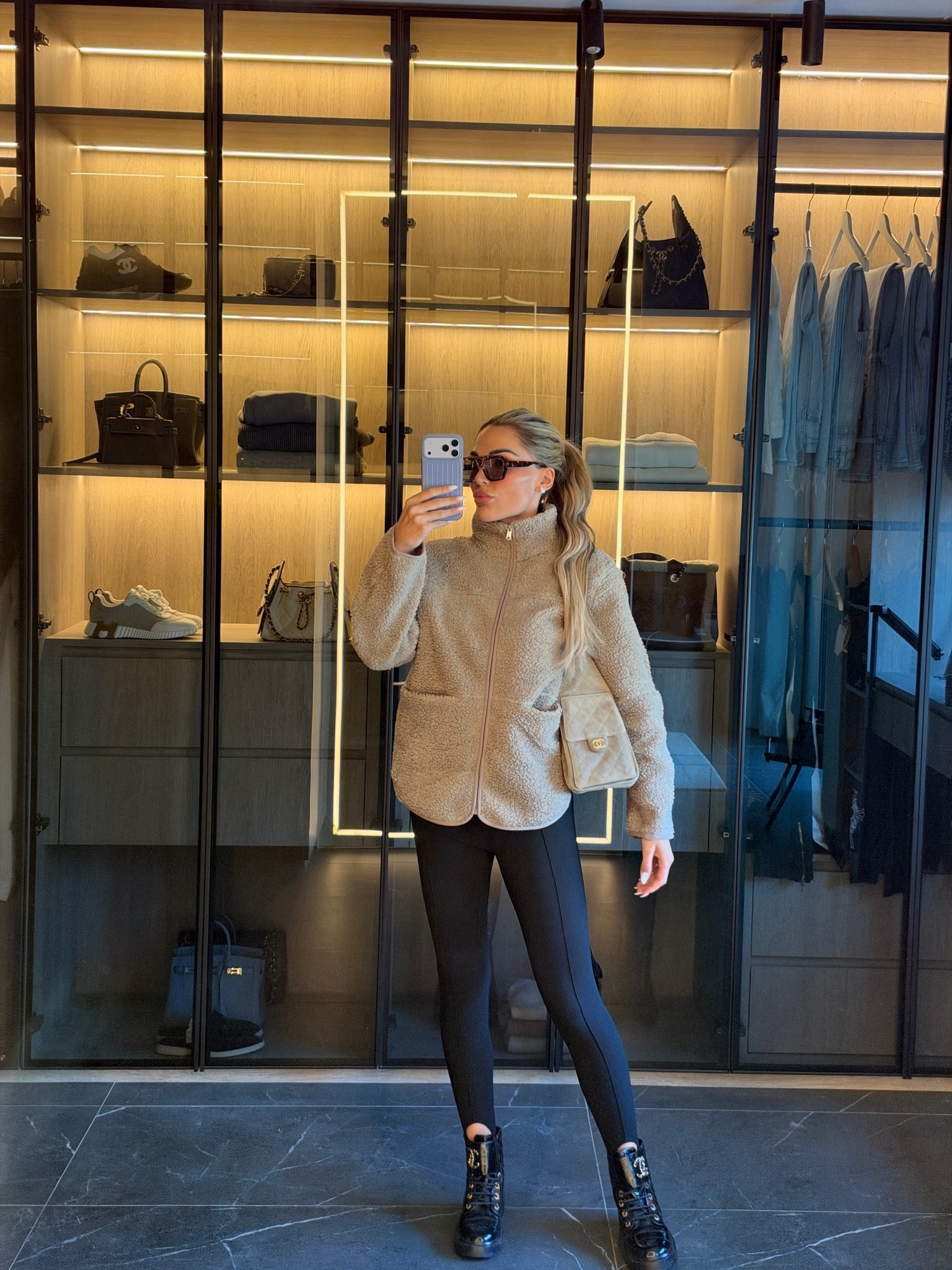 Comfy teddy jacket outfit for autumn ￼

#LTKuk #LTKautumn #LTKfestive