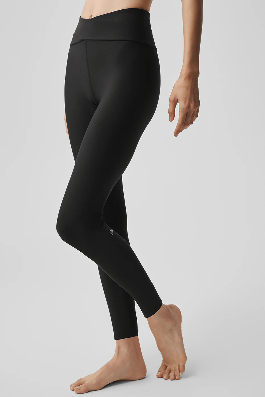 ALO | Airlift High-Waist 7/8 Horizon Legging in Black, Size: XS | Alo Yoga (US)