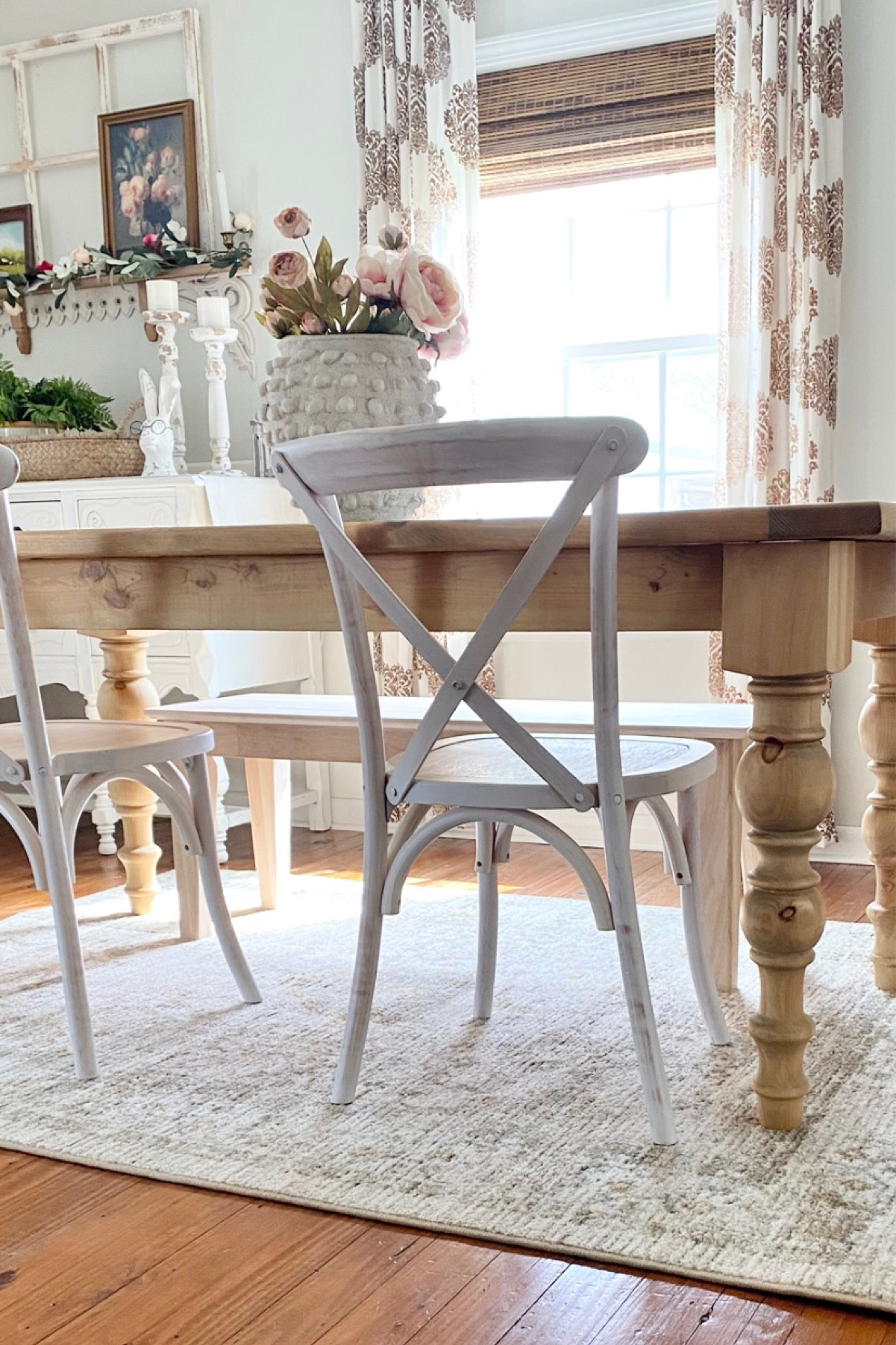 Farmhouse chairs and bench

#LTKhome #LTKstyletip