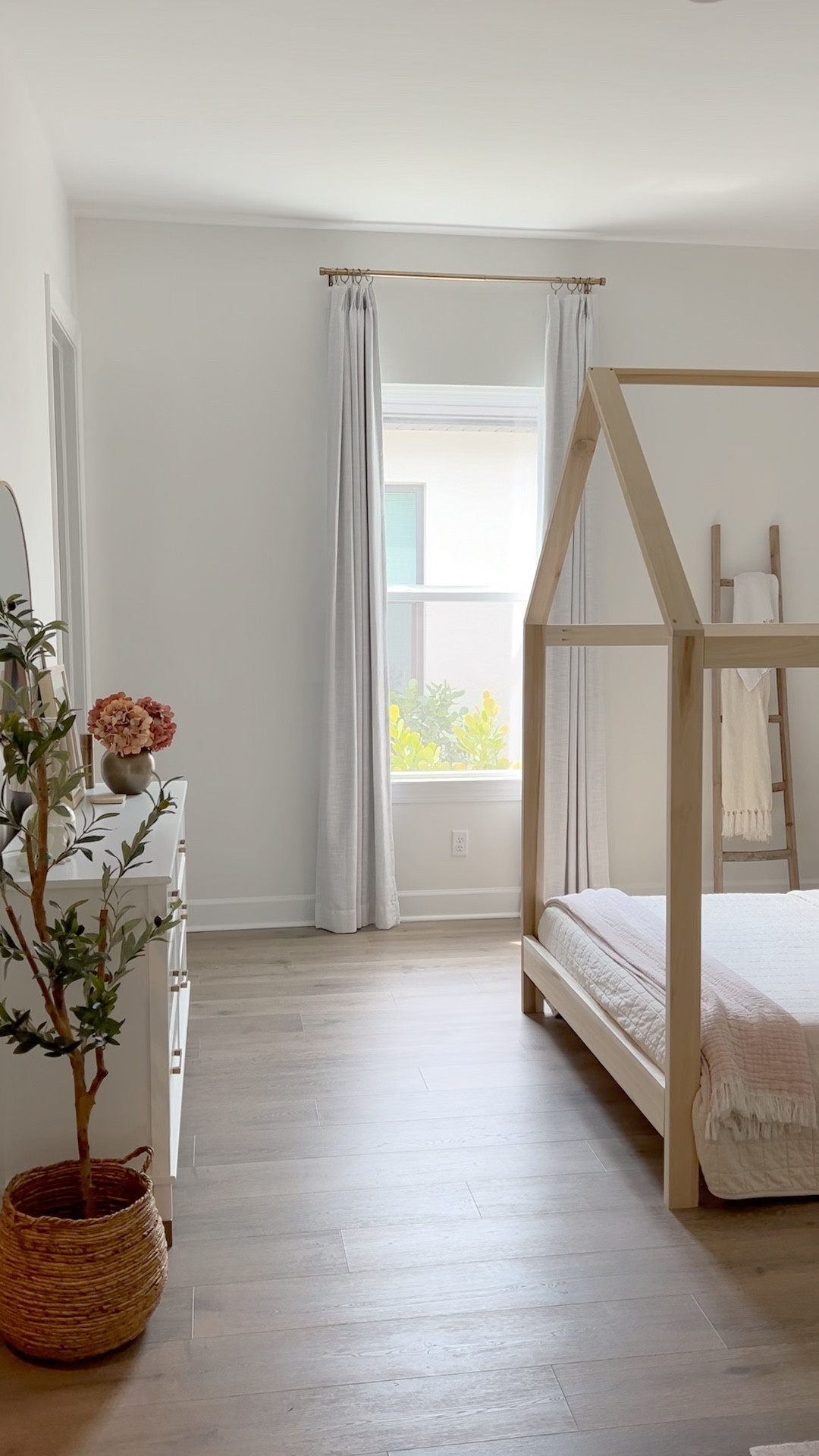 Girls bedroom 🤍



#bedroom #girlsbedroom #bedroomdecor #kidsdecor #homedecor #bedroominspo #girlsbedroomdecor #housebed #etsy #customdrapery #twopagescurtains 

#LTKhome