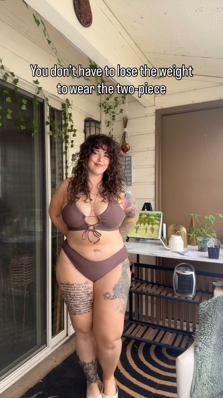 Comment SWIM for this Amazon suit info

- size 16
- size 2xl 
- 5’6

#plussizeswim #plussizeswimwear #plussizeconfidence #size16style #amazonswim
