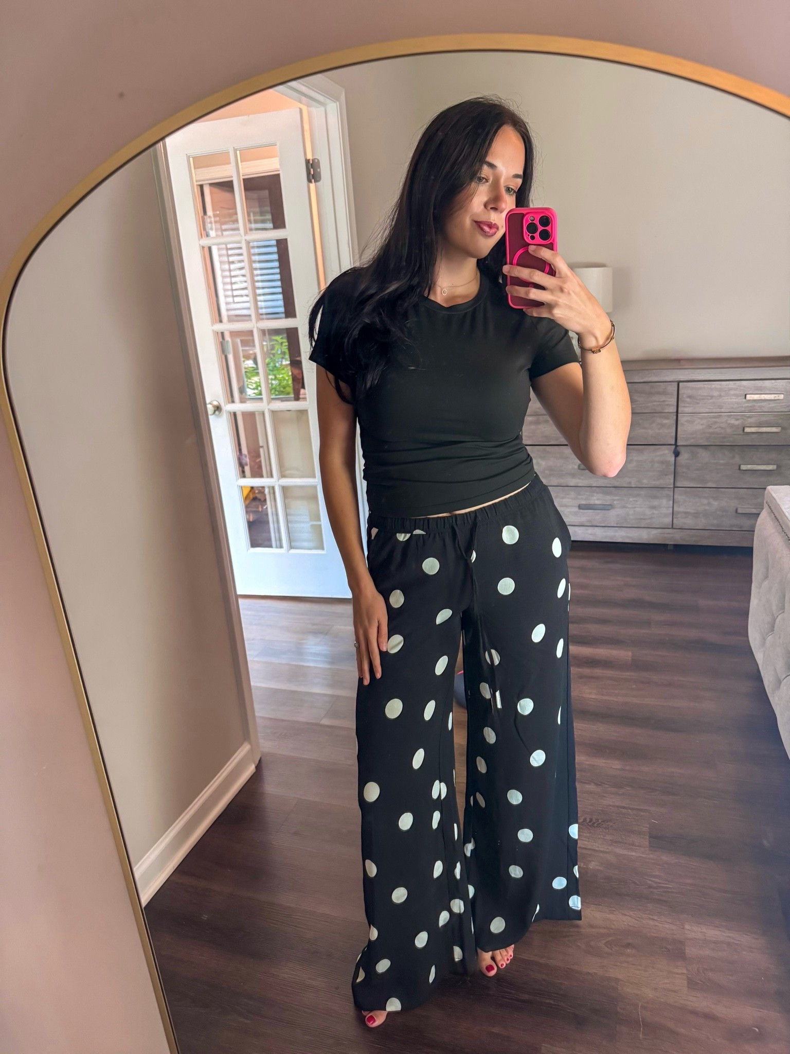 Saturday ootd 
Pants are from Ross so linking similar ones 🔗 wearing a medium in the top!