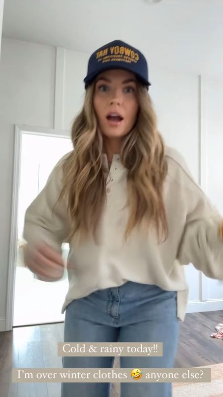 California Winter outfit,  but I’m so ready for Spring 🤣 My exact top is sold out, but I linked similar ones here! 

BRITT20 gets 20% off my hat 

Jeans run more on the bigger side 