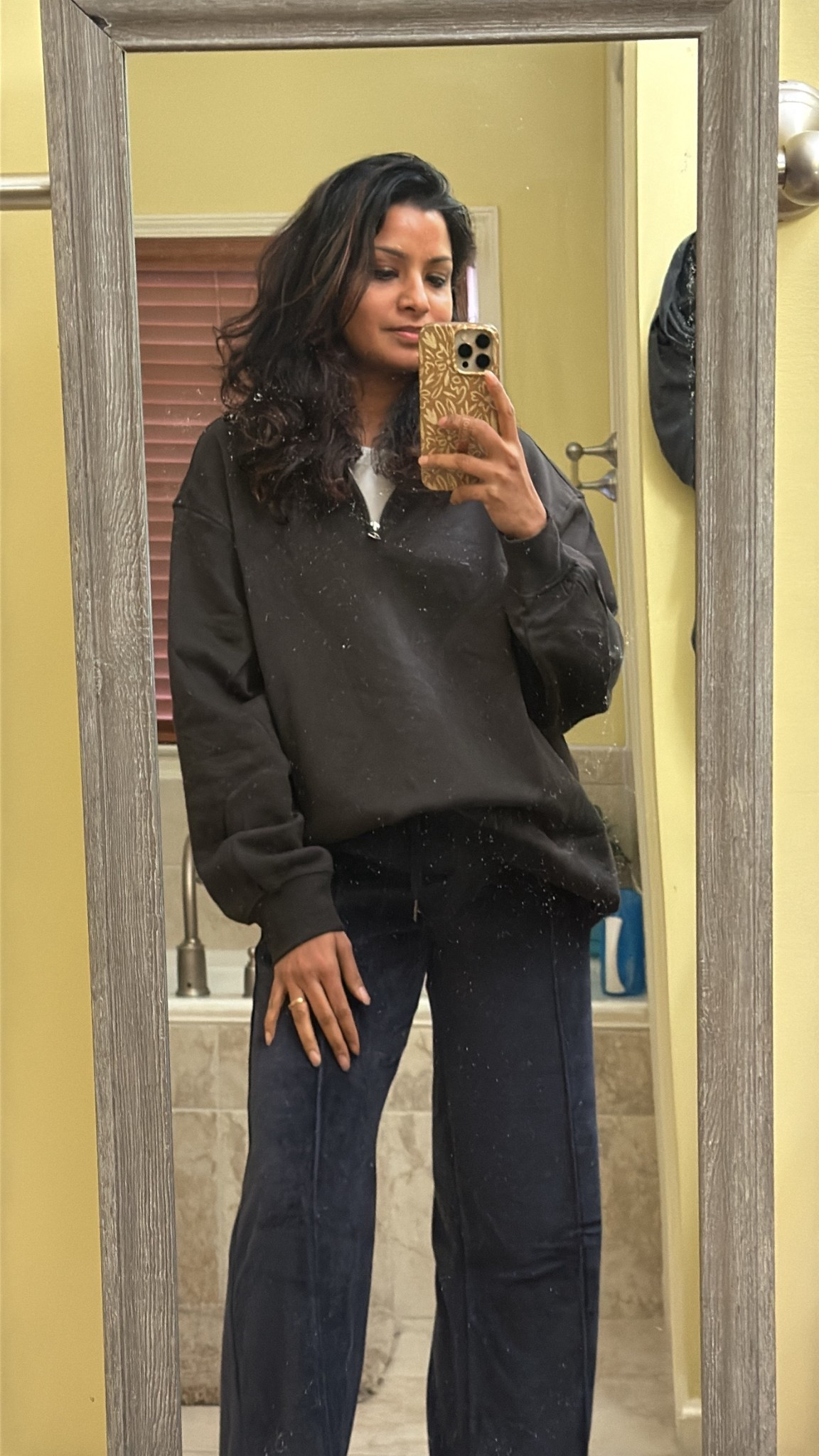 Best sweats you nesd this winter 

#LTKdayinmylife #LTKootd #LTKmorningroutine