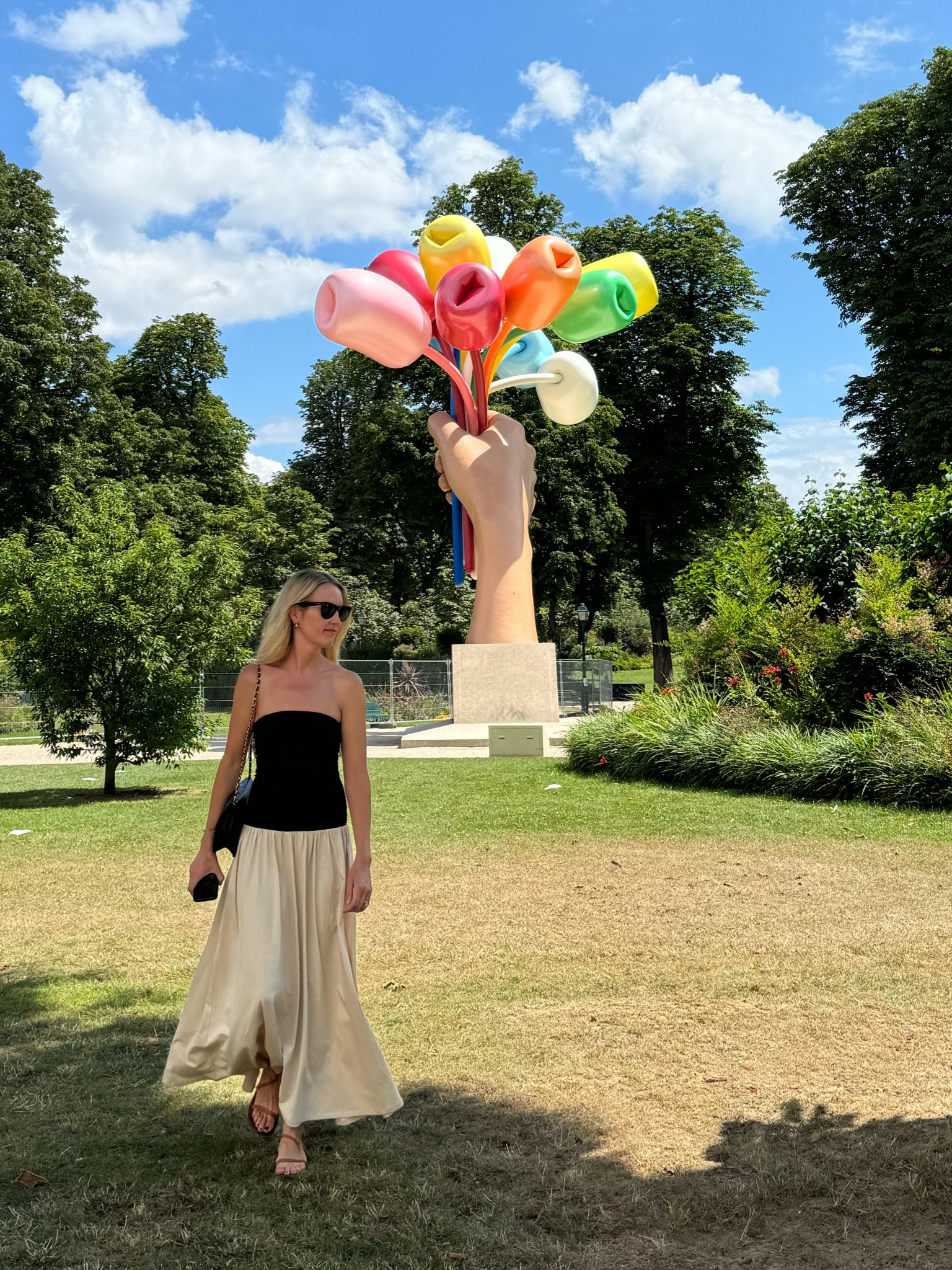 Avec des tulipes  

#LTKStyleTip #LTKTravel #LTKSeasonal