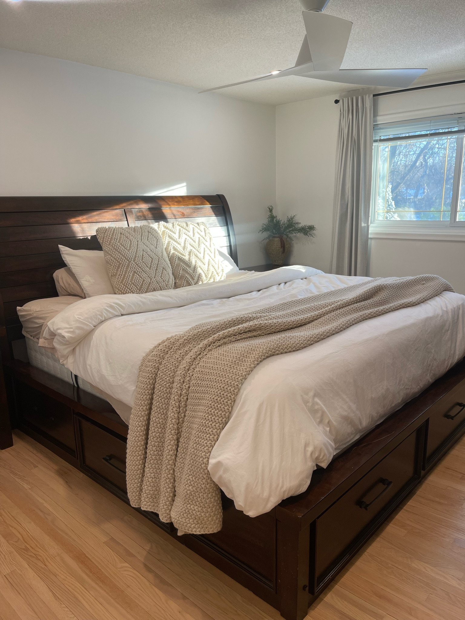 Small Primary Bedroom Inspo


Neutral bedding, wood tones, primary bedroom, master bedroom, casaluna, target, affordable home 

#LTKSaleAlert #LTKFindsUnder50 #LTKHome