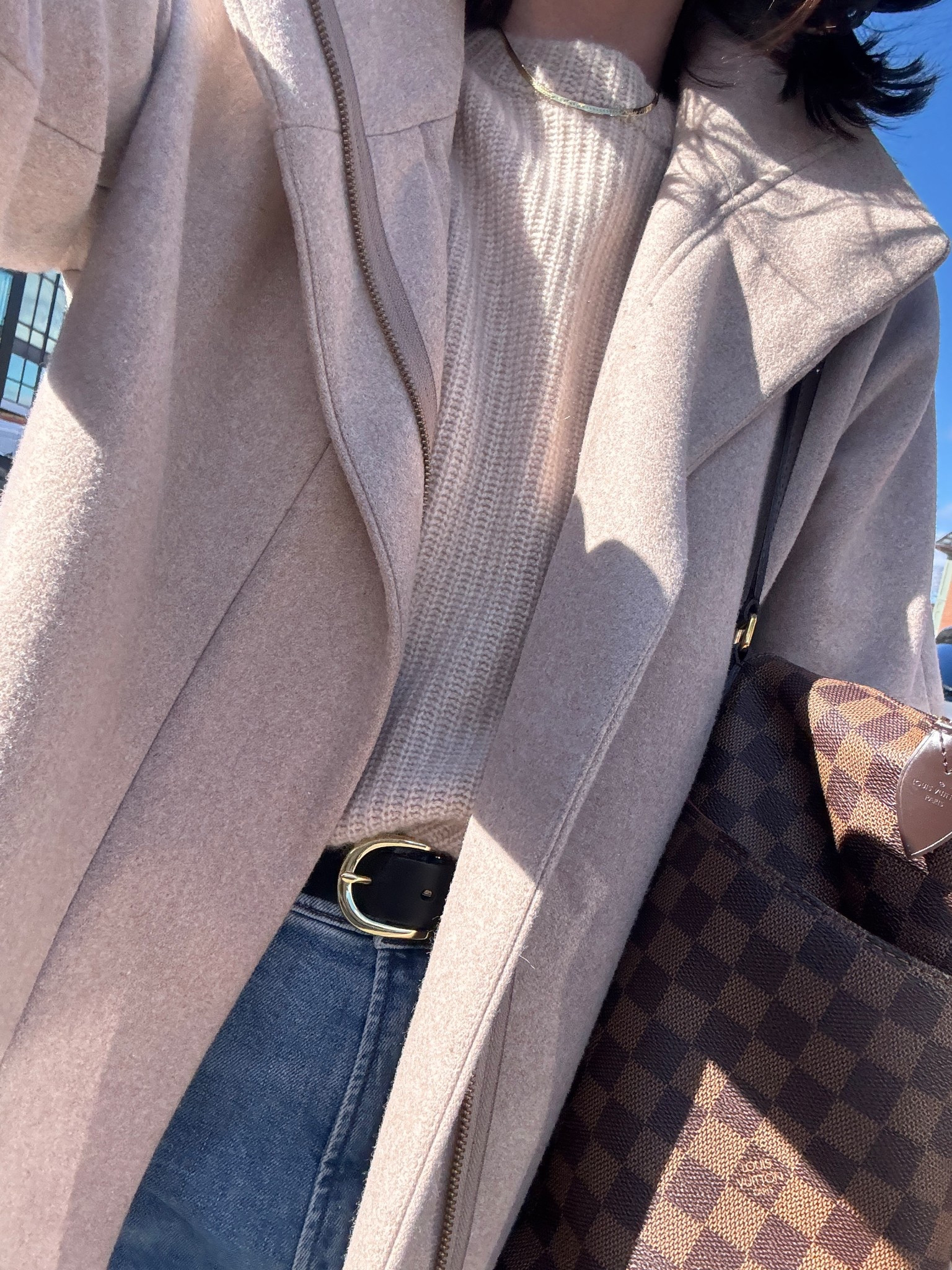 Outfit of the day 🤍 

Cashmere sweater | black belt | ootd | what I wore 

#LTKdayinmylife #LTKootd #LTKgrwm