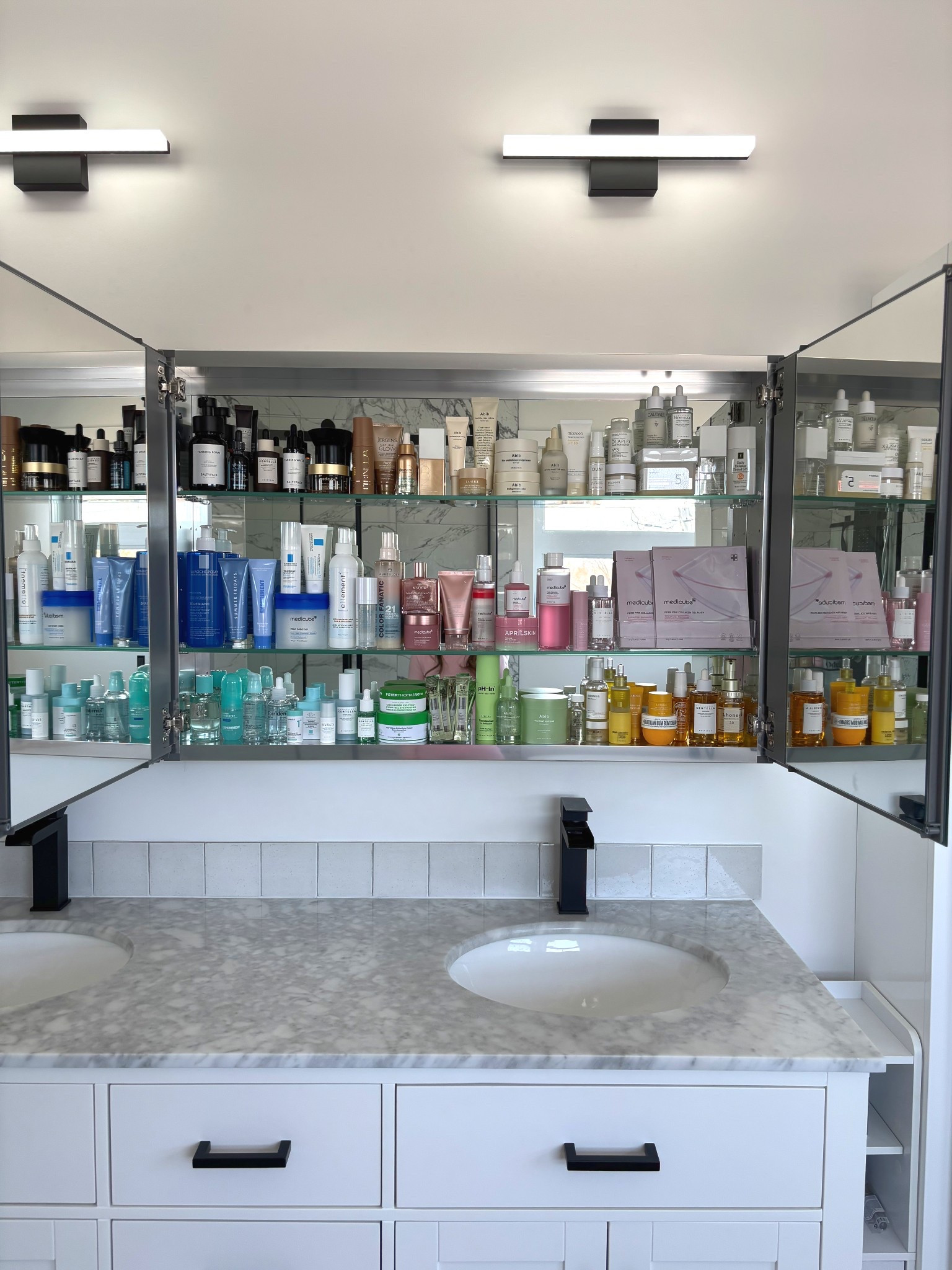 Bathroom mirror cabinet 🪞✨🩷 

#LTKbeauty #LTKsummer