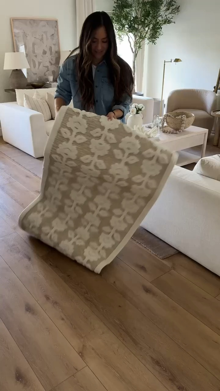 Get the designer look for less! (Walmart Home finds!)

#LTKhome #walmartfinds #walmarthome #designerlookforless #budgetdecor #ltkit #affordableluxury

#LTKmomlife #LTKdayinmylife #LTKHome