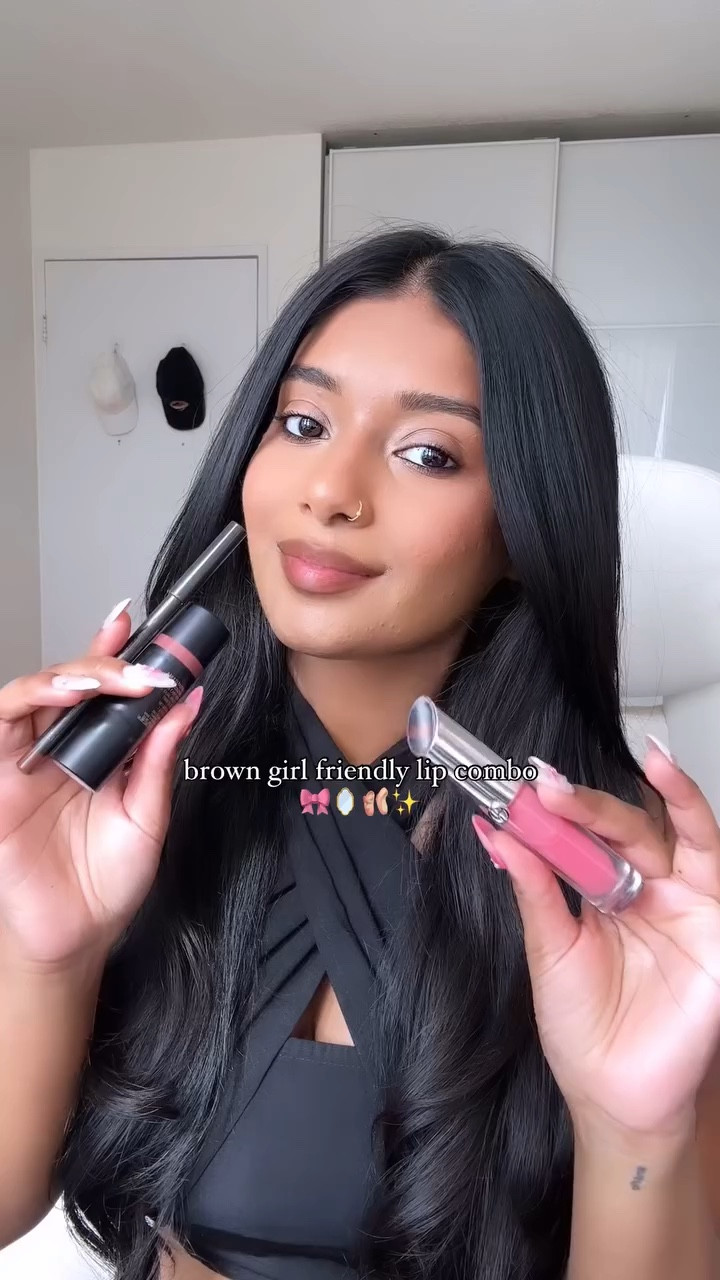 atp @maccosmeticscanada cork liner is the only lipliner I use 🫣

products:
@maccosmeticscanada cork lipliner 
@nudestix nudies matte cream bronzer in sunkissed
@armanibeauty prisma gloss in cherry glaze 

@sephoracanada 

[lip combos, brown girl friendly] 

#iwearmac #nudestix #giorgioarmani #armanibeauty