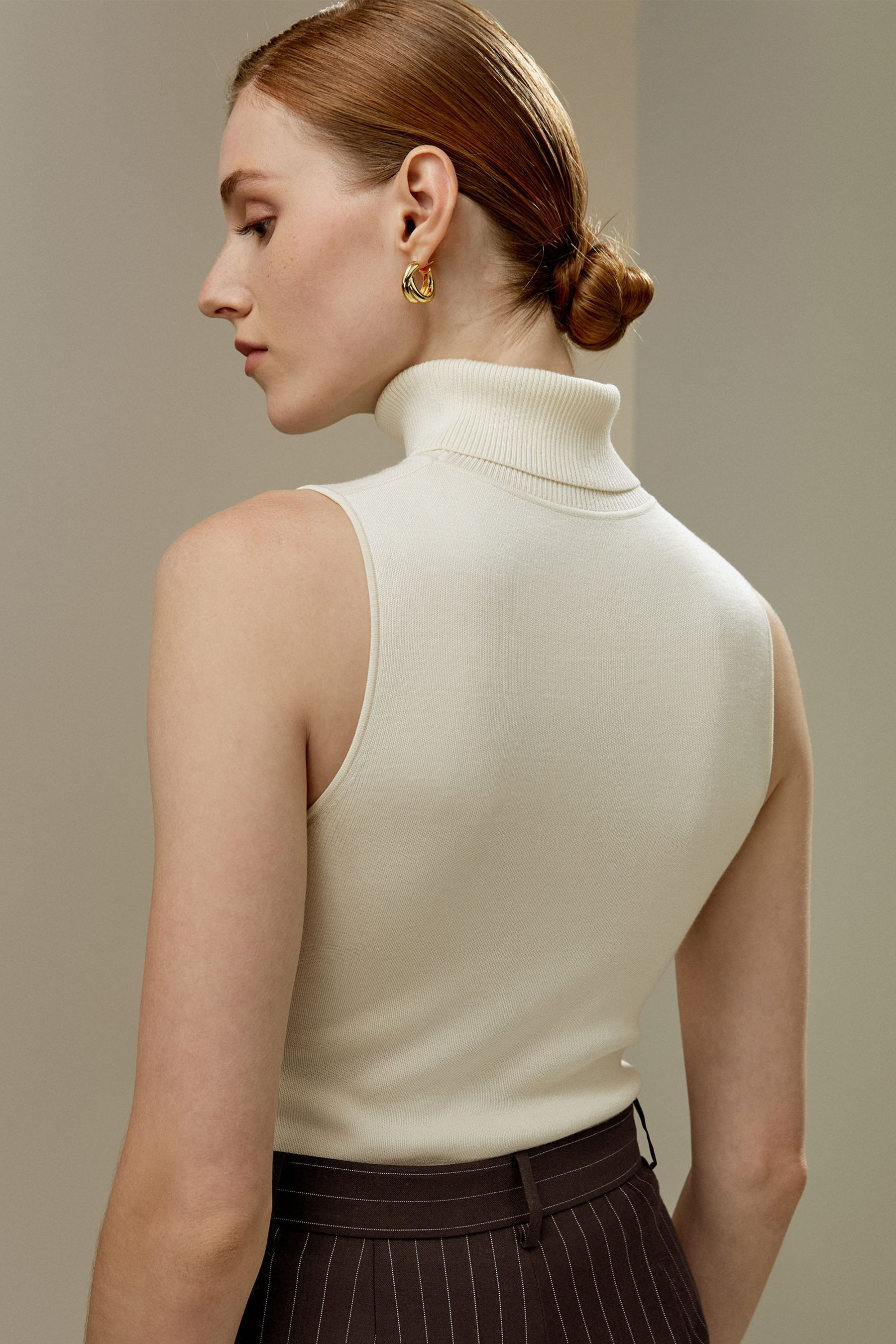 Silk Knitted Turtleneck Sleeveless Top | LILYSILK