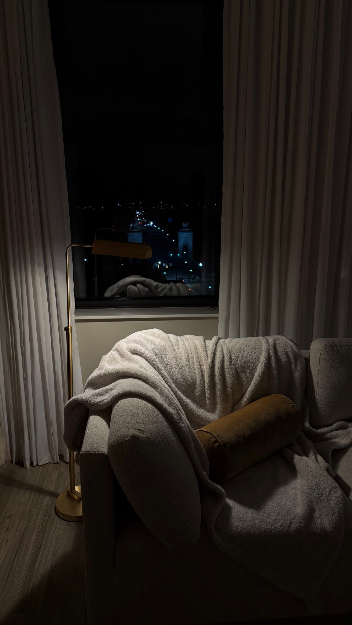 this view & no big lights > 

Amazon Home Finds - Walmart Home Finds - Tjmaxx Hone Finds  

#LTKHalloween #LTKHome #LTKSeasonal